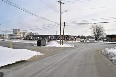 24 East Street, Columbus, OH 43228 - Photo 2