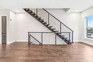 290 Dickenson St, Columbus, OH 43215 - Photo 12