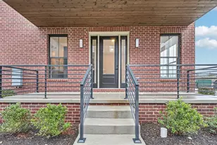 290 Dickenson St, Columbus, OH 43215 - Photo 2