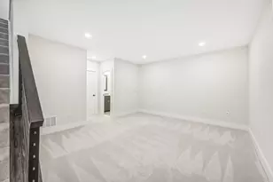 292 Dickenson St, Columbus, OH 43215 - Photo 34