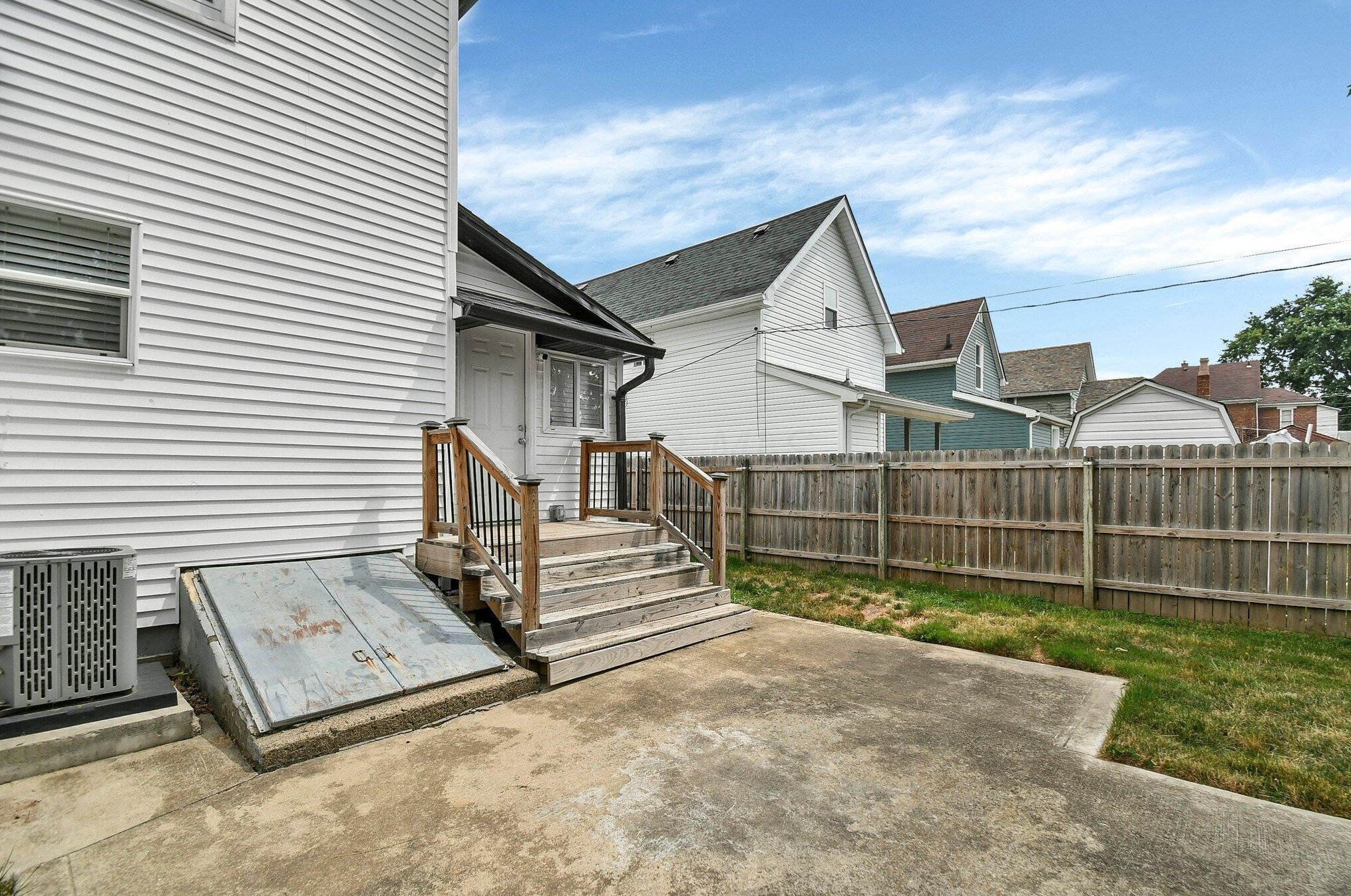 535 Southwood Ave, Columbus OH 43207-1376 exterior