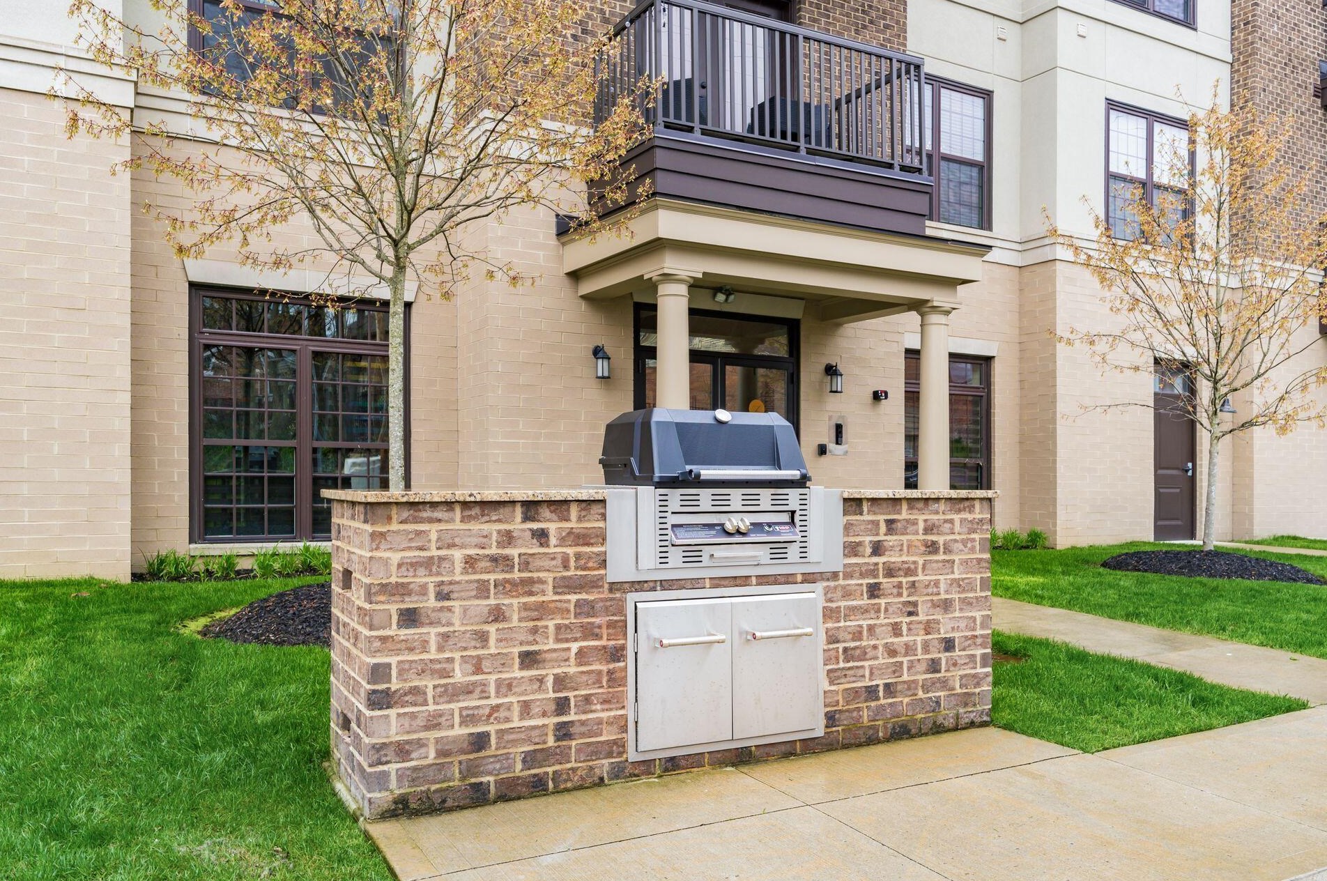 1670 Broad St, Columbus OH  43203-2079 exterior