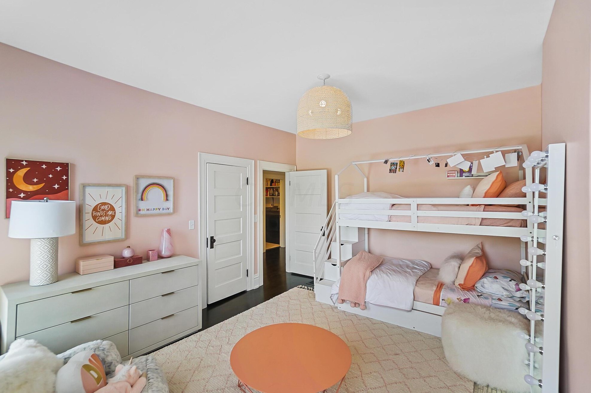 158 Buttles Ave, Columbus OH 43215-1402 exterior