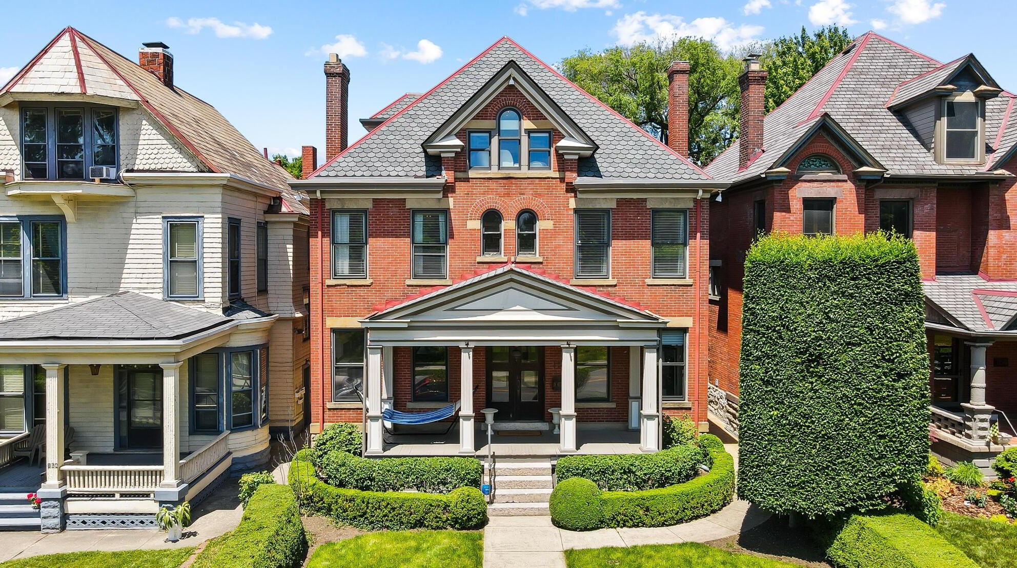 158 Buttles Ave, Columbus OH 43215-1402 exterior