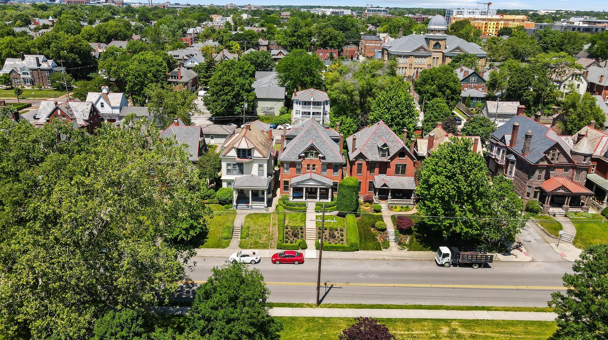 158 Buttles Ave, Columbus OH 43215-1402 exterior