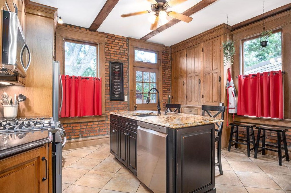 106 Thurman Ave, Columbus OH 43206-3135 exterior