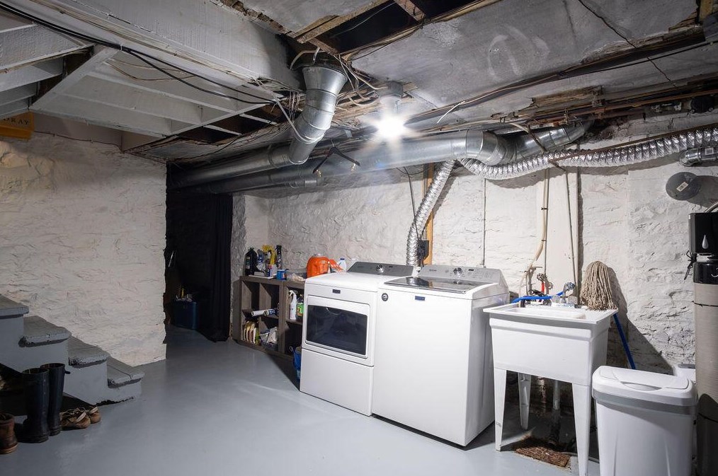 106 Thurman Ave, Columbus OH 43206-3135 exterior