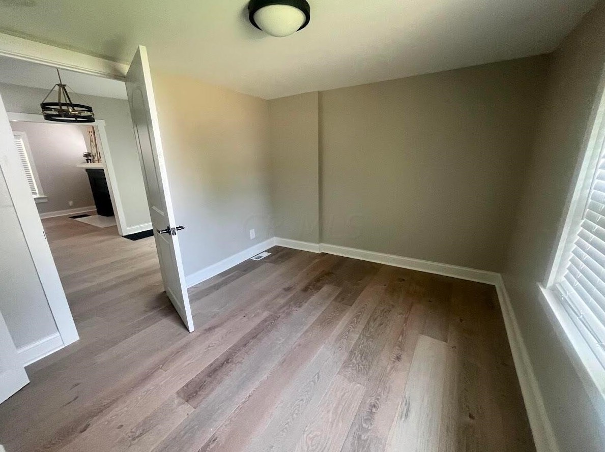 587 Eureka Ave, Columbus OH 43204-2911 exterior