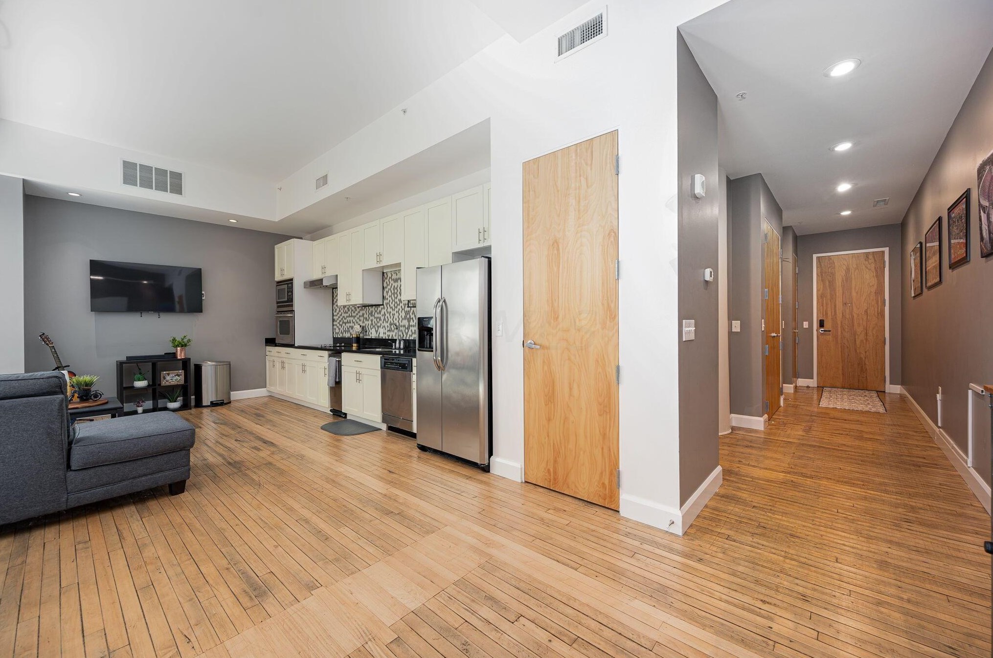 106 High St, Columbus OH 43230-3033 exterior