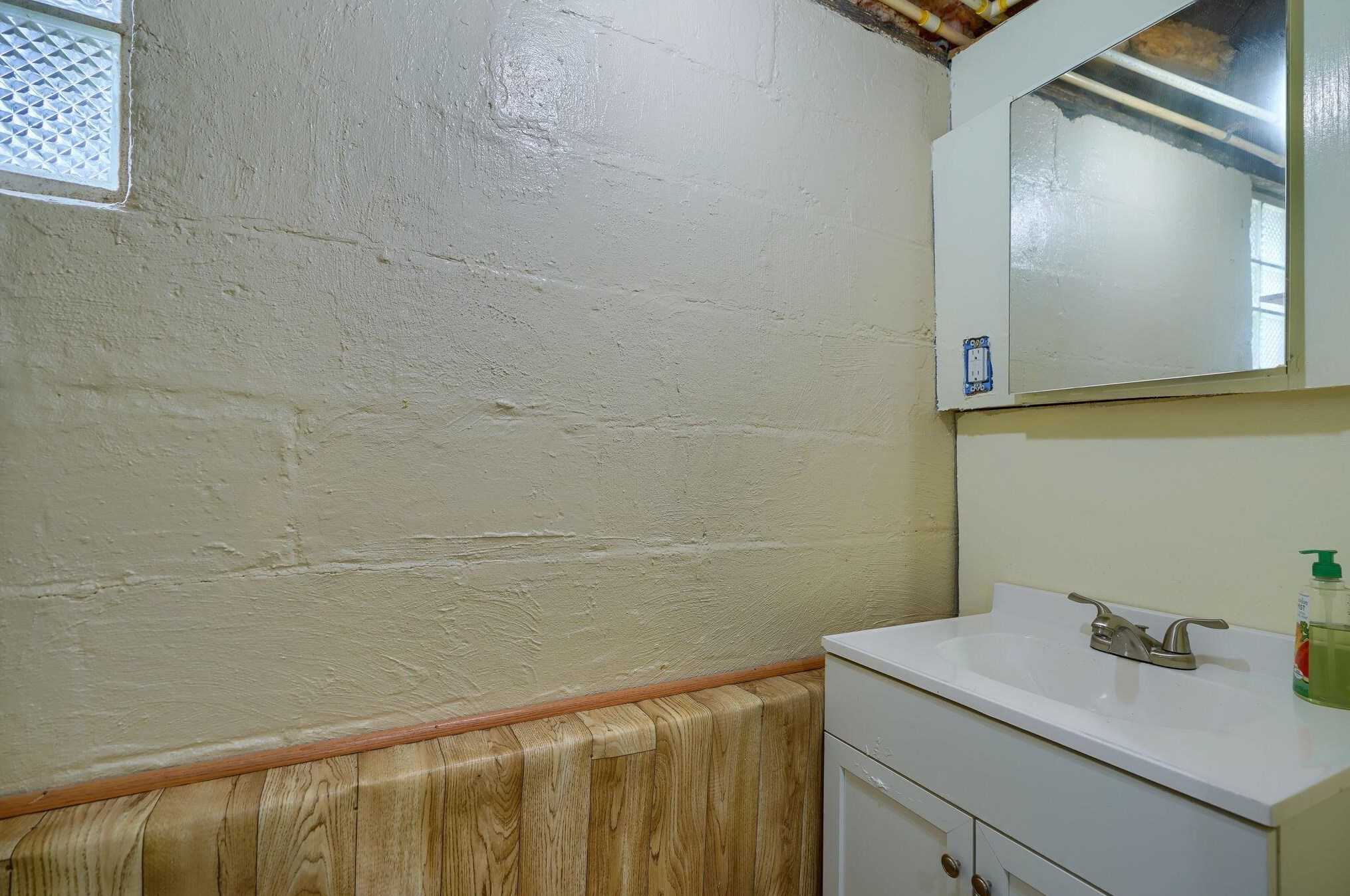 1155 Champion Ave, Columbus OH  43206-3025 exterior