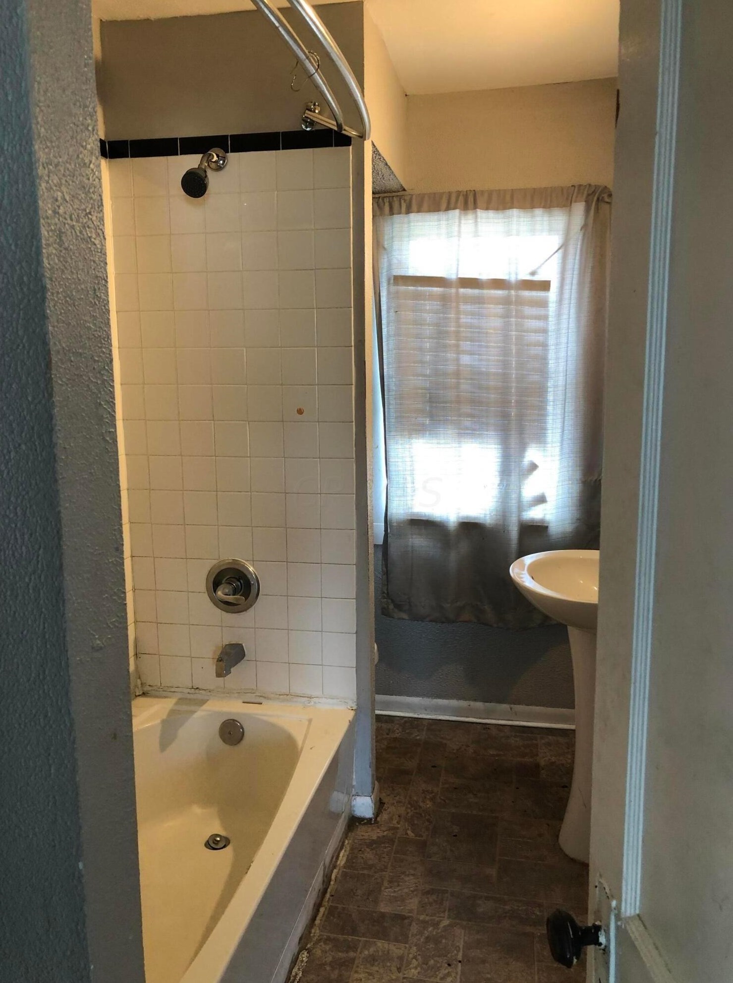 939 17th Ave, Columbus OH  43211-2438 exterior