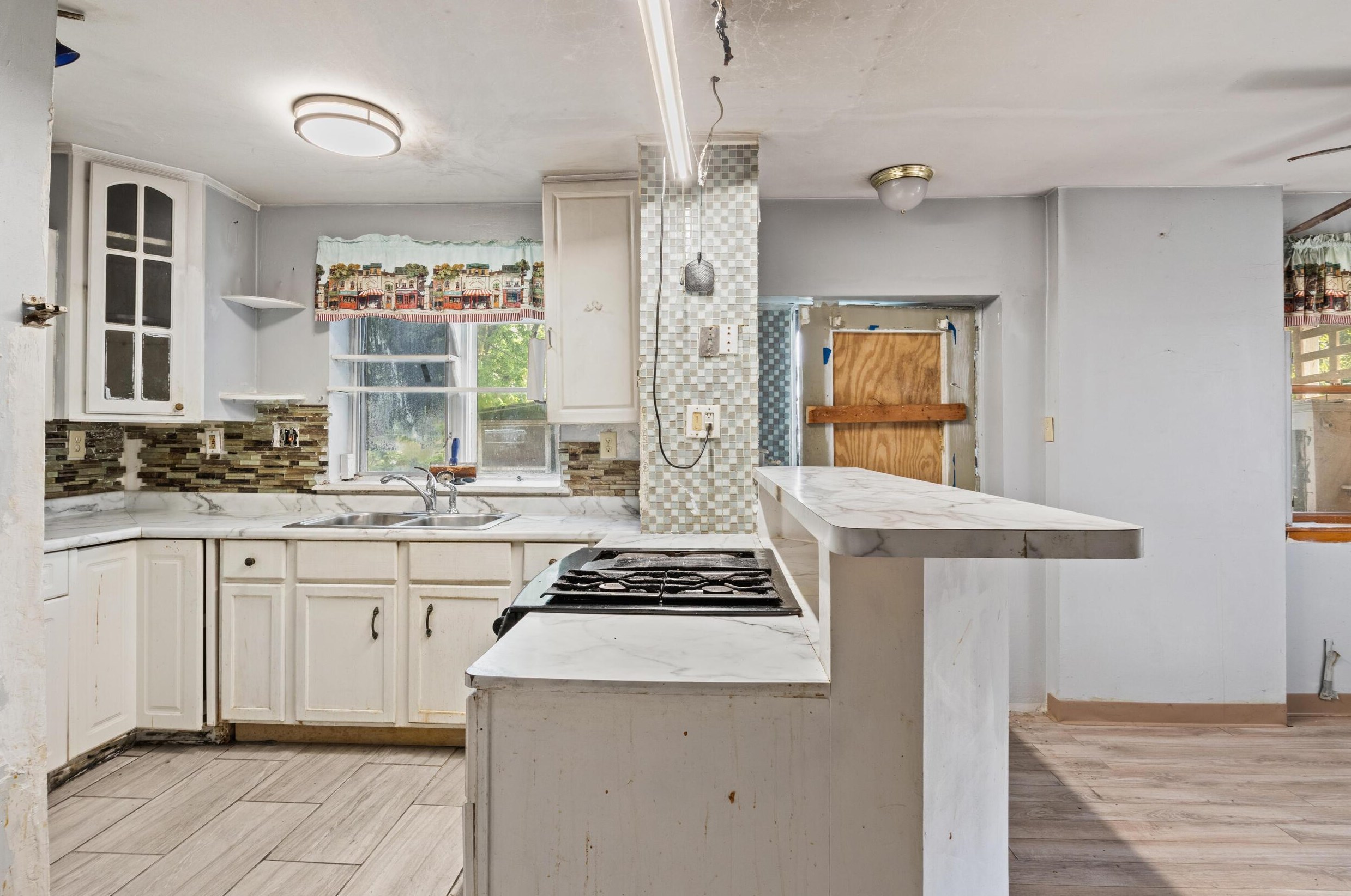 1775 Franklin Park, Columbus OH  43205-2217 exterior