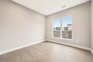 270 Dickenson St, Columbus, OH 43215 - Photo 24