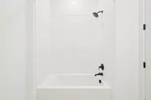 270 Dickenson St, Columbus, OH 43215 - Photo 22