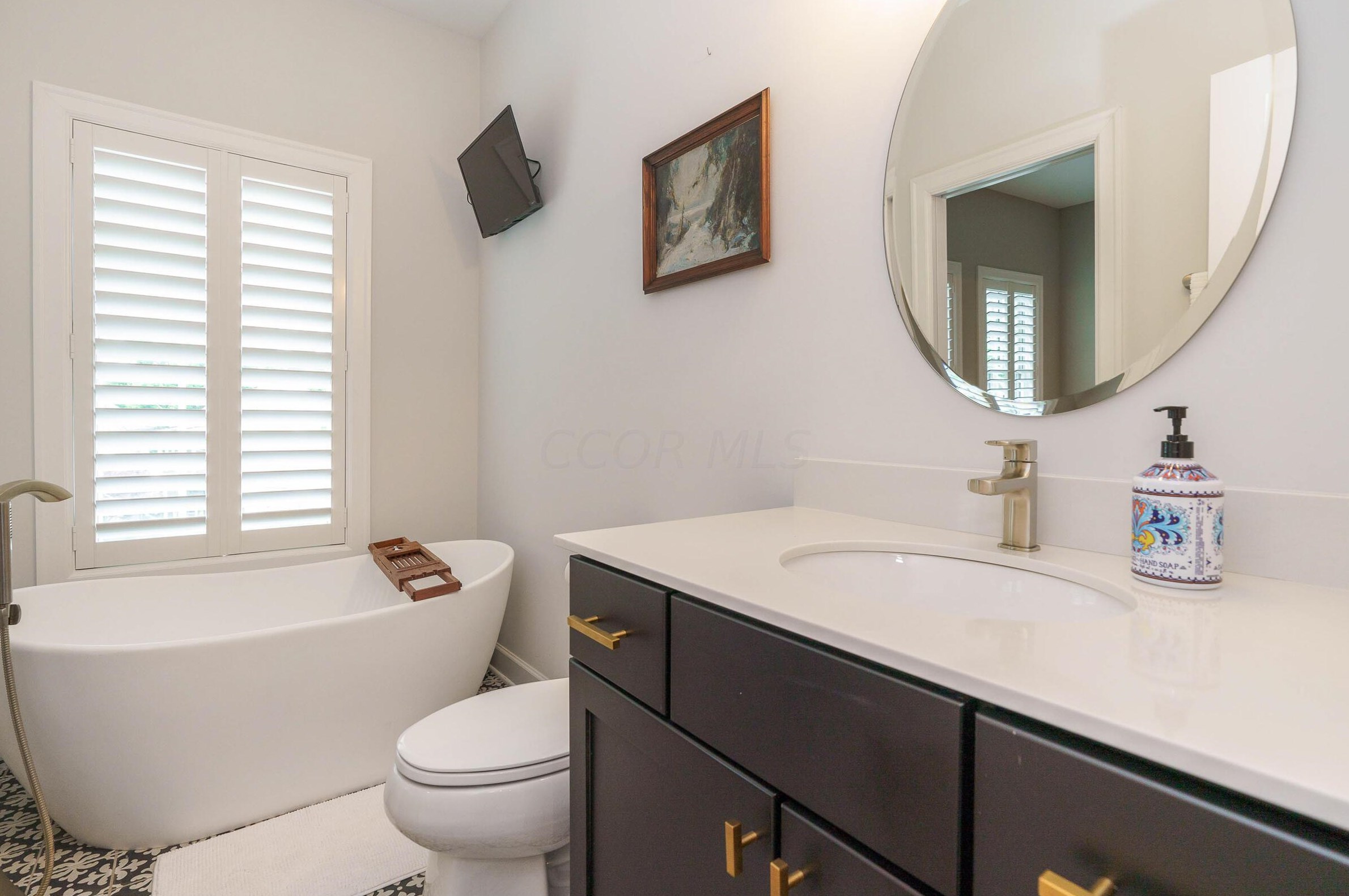 890 Front St, Columbus OH  43206-2521 exterior