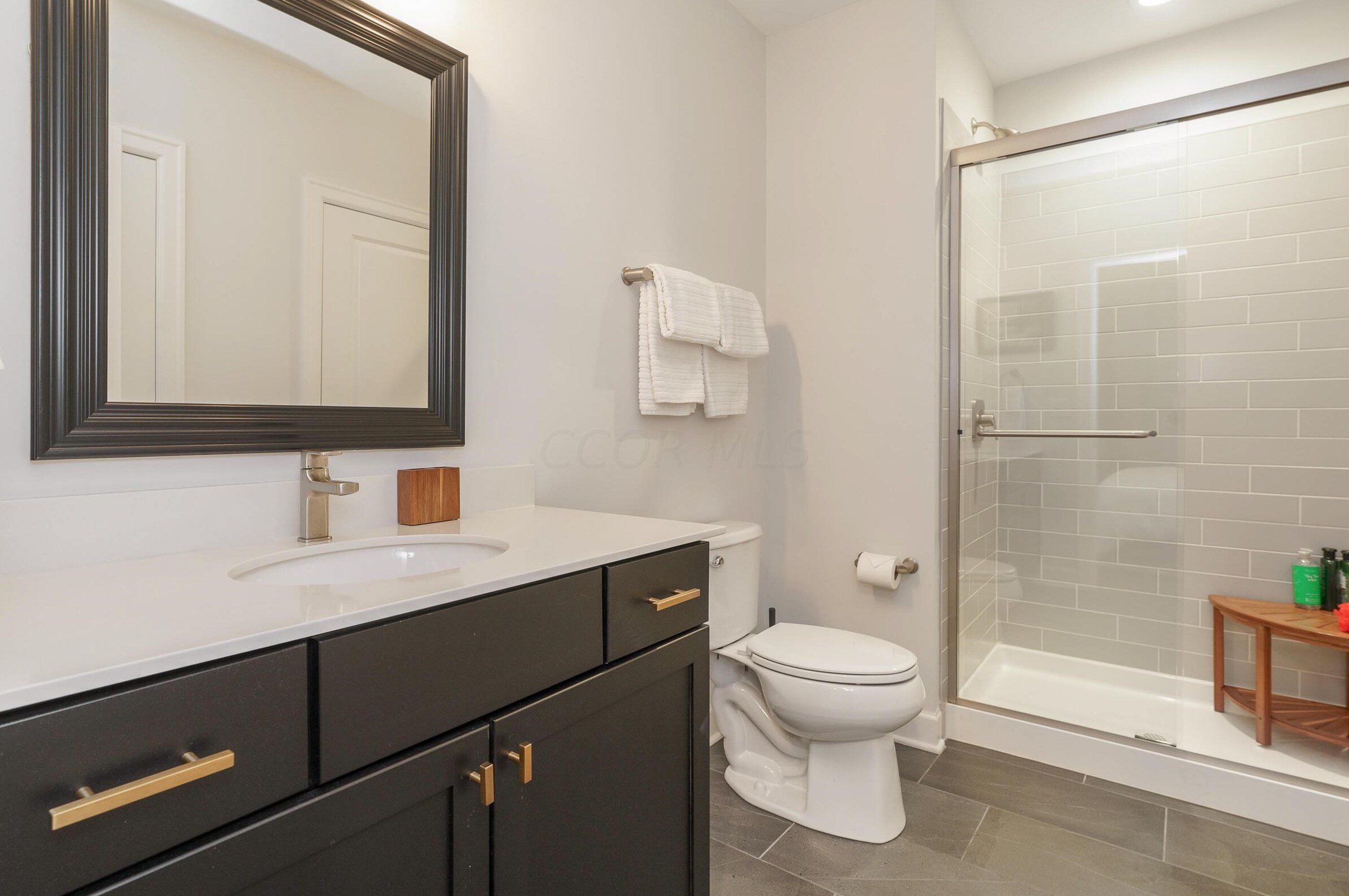 890 Front St, Columbus OH  43206-2521 exterior