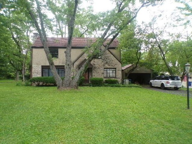676 Highland Dr, Columbus, OH 43214-3445