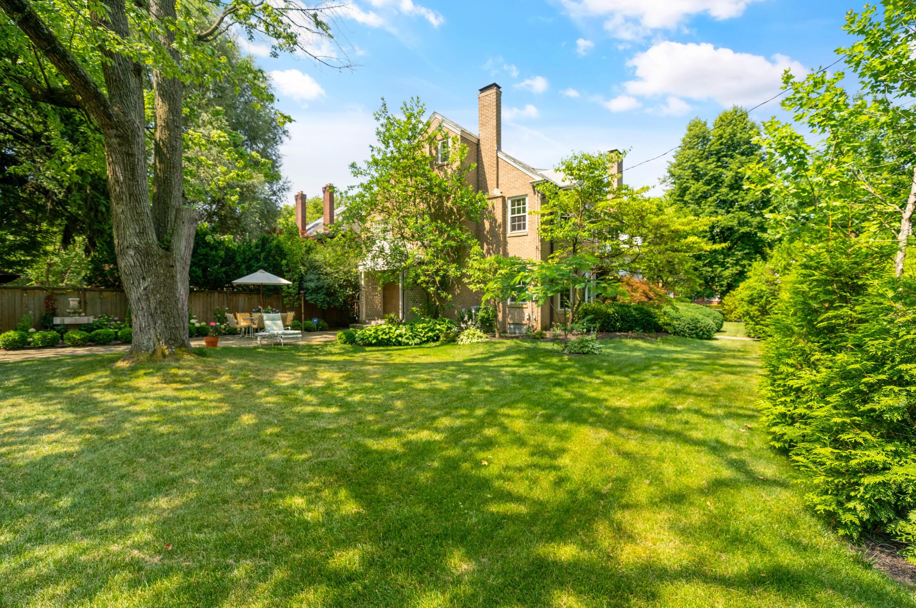 464 Parkview Ave, Columbus OH  43209-1011 exterior