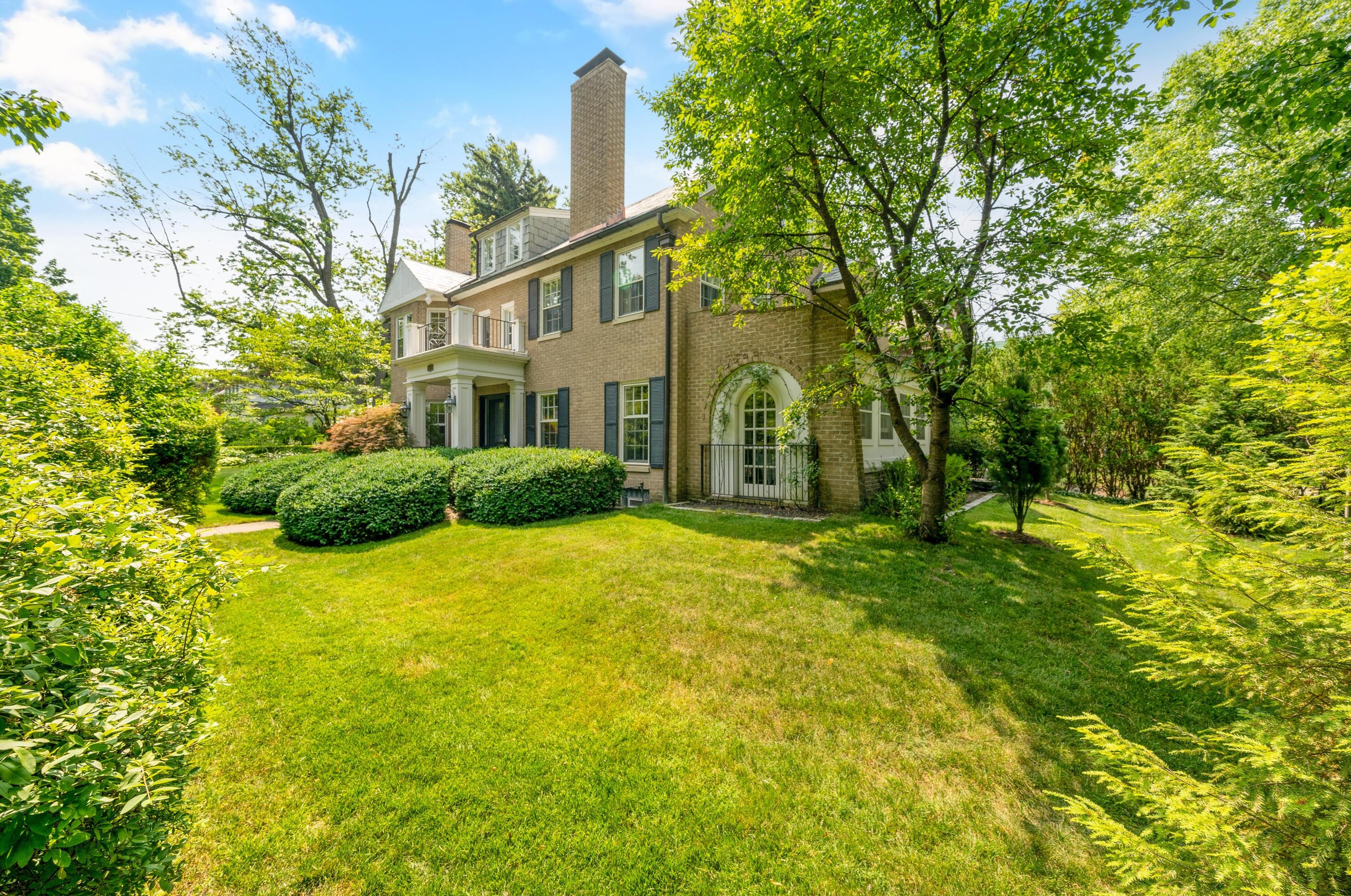 464 Parkview Ave, Columbus OH  43209-1011 exterior