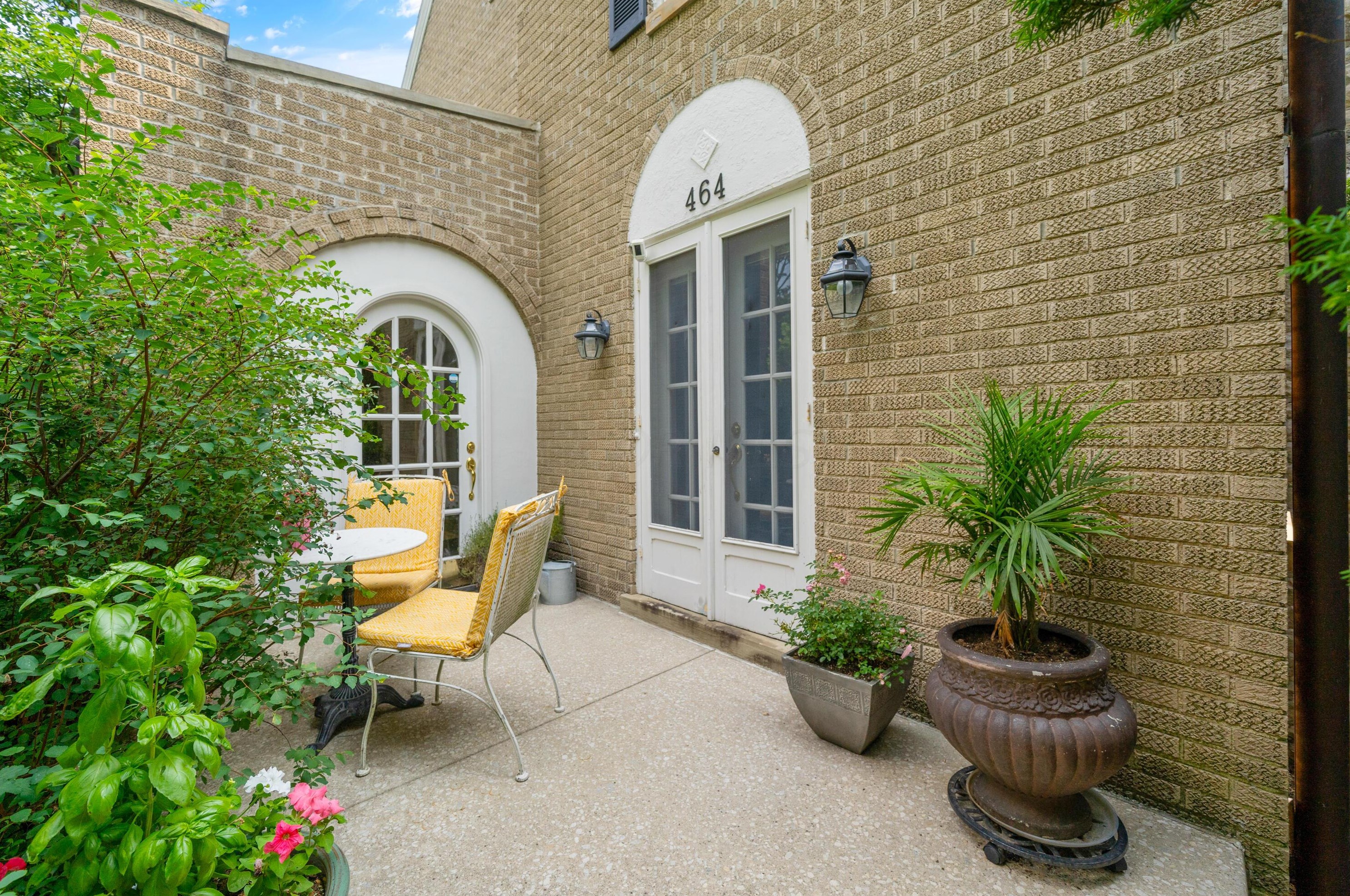 464 Parkview Ave, Columbus OH  43209-1011 exterior