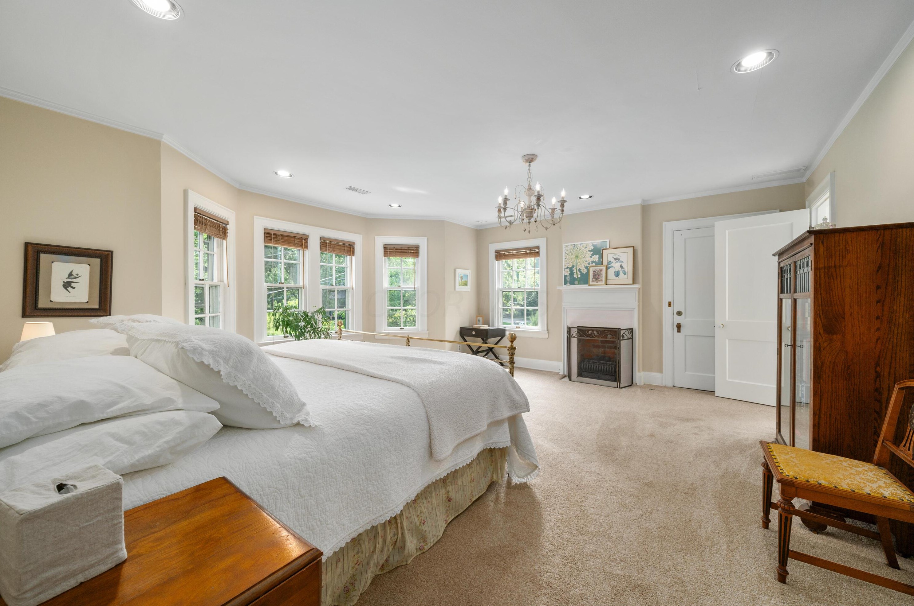 464 Parkview Ave, Columbus OH  43209-1011 exterior