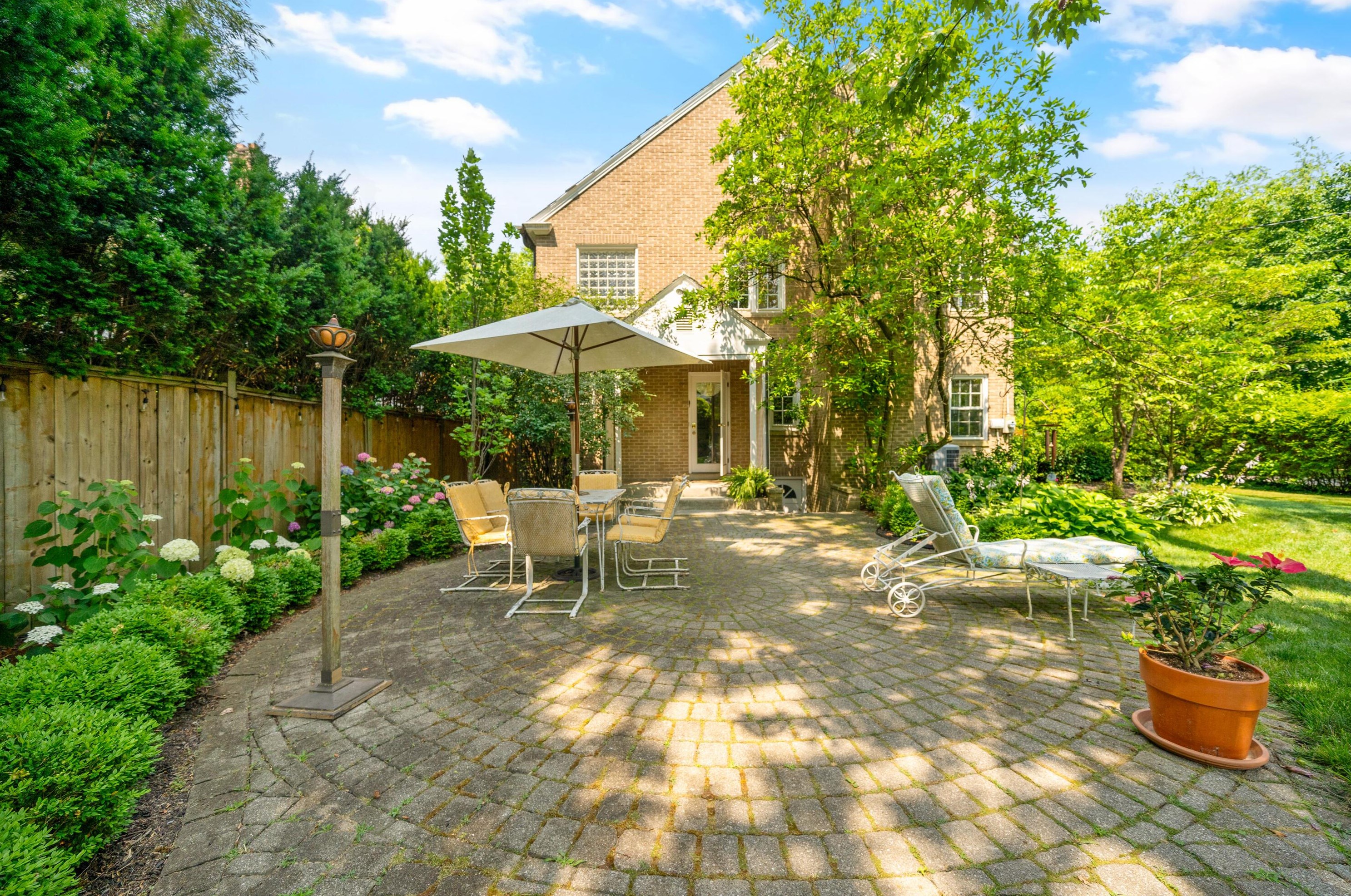 464 Parkview Ave, Columbus OH  43209-1011 exterior