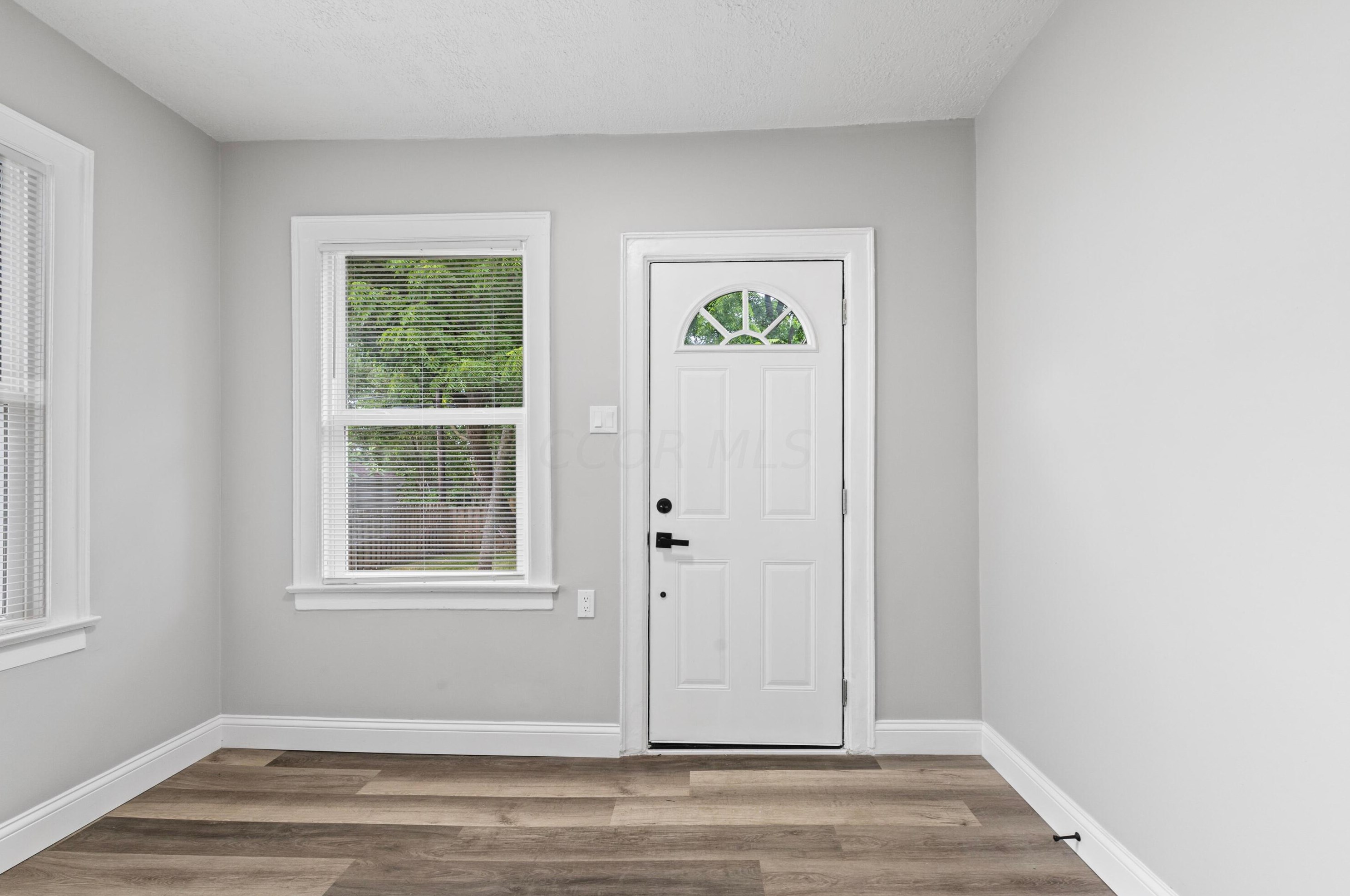 1753 Lockbourne Rd, Columbus OH 43207-1447 exterior