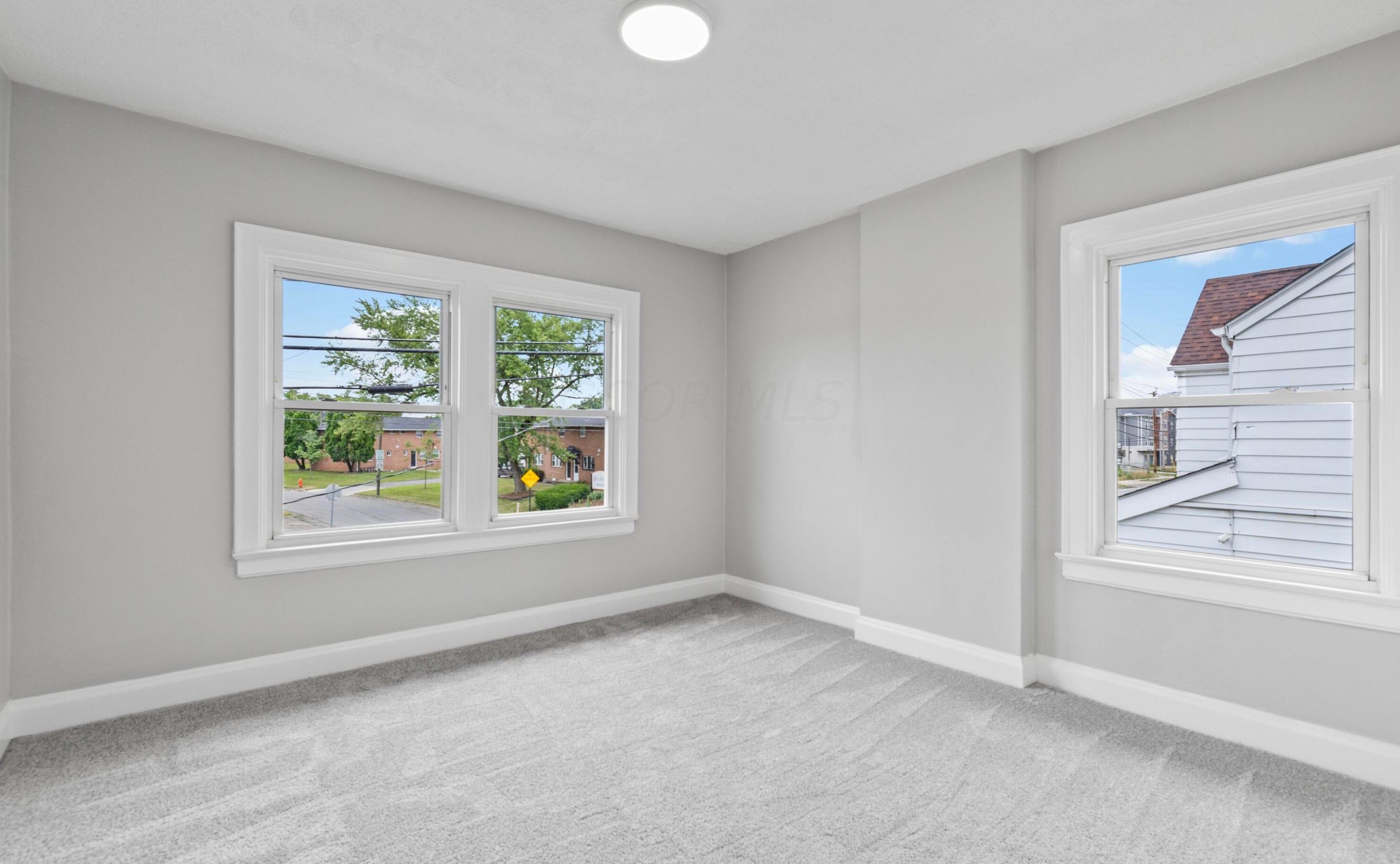 1753 Lockbourne Rd, Columbus OH 43207-1447 exterior