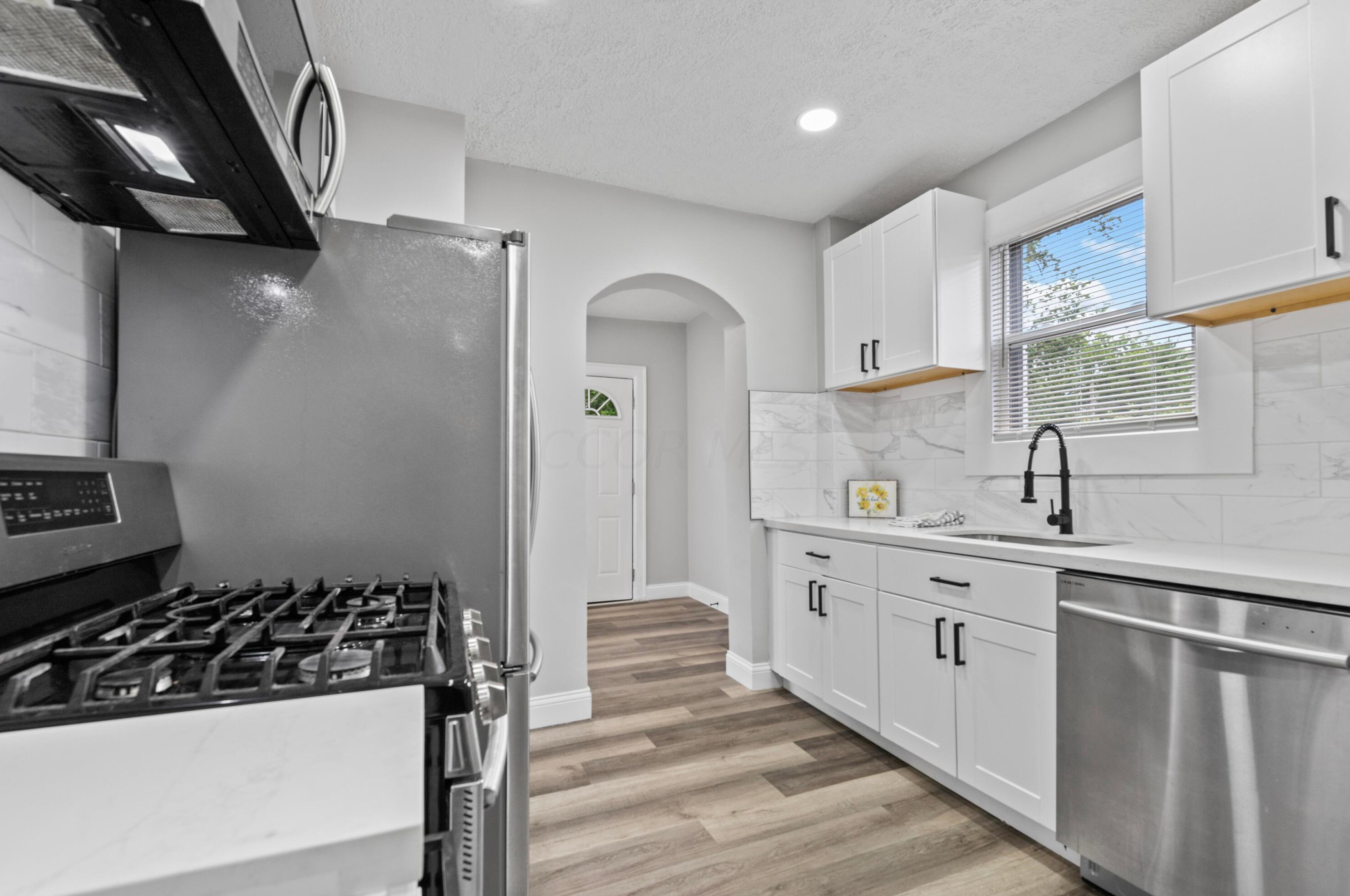 1753 Lockbourne Rd, Columbus OH 43207-1447 exterior