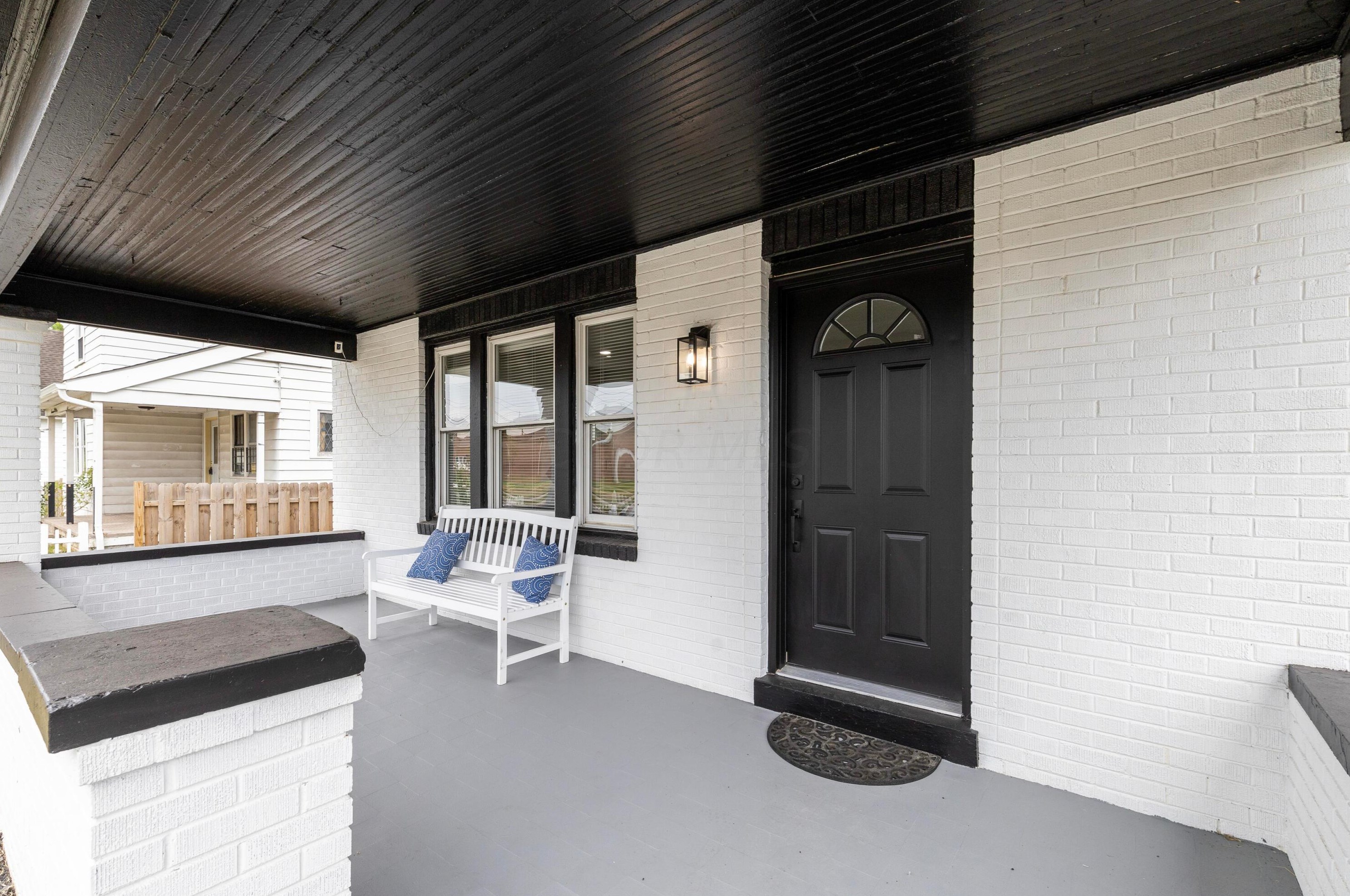 1753 Lockbourne Rd, Columbus OH 43207-1447 exterior