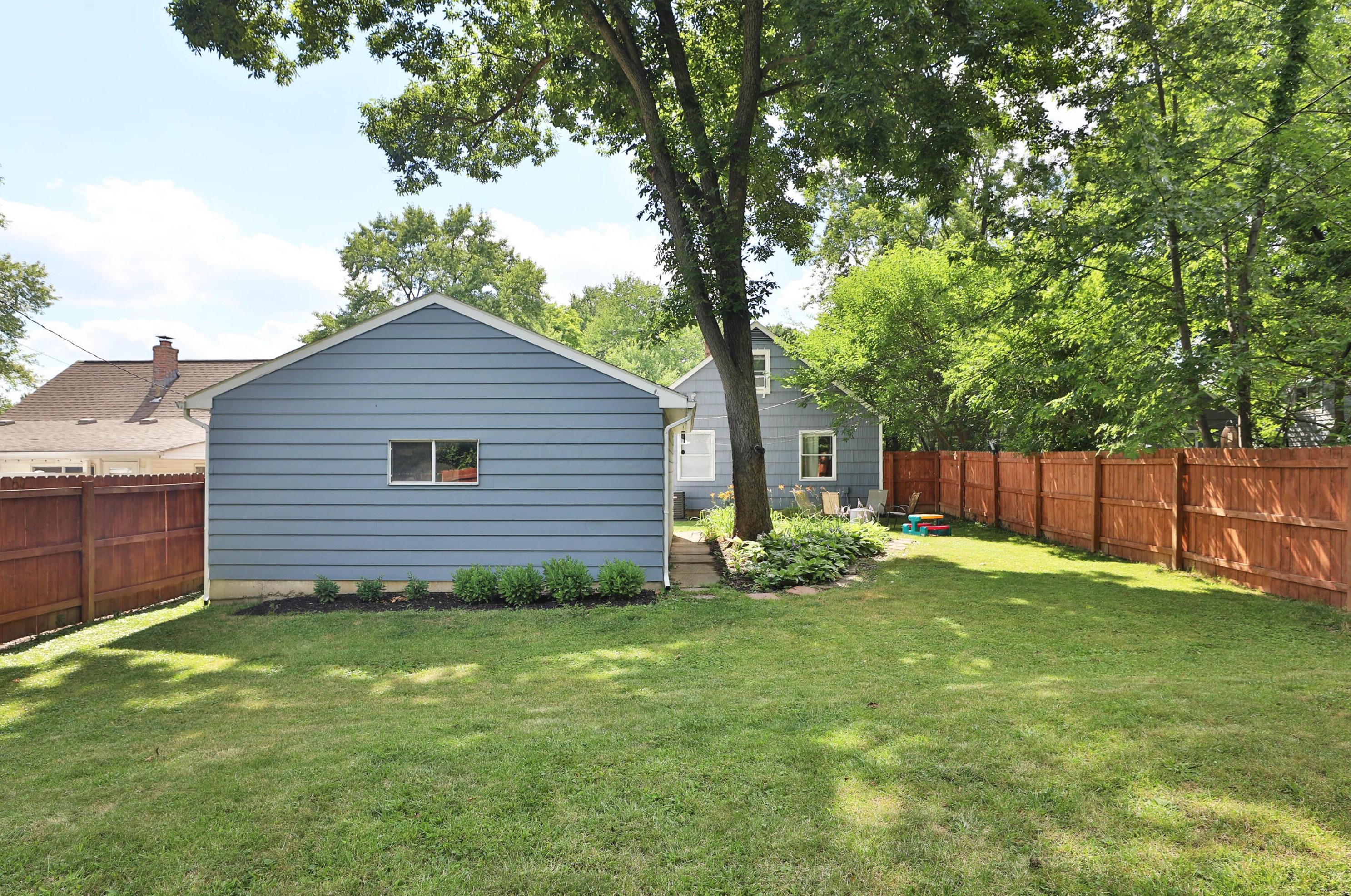 5690 Indianola Ave, Columbus OH 43085-3706 exterior