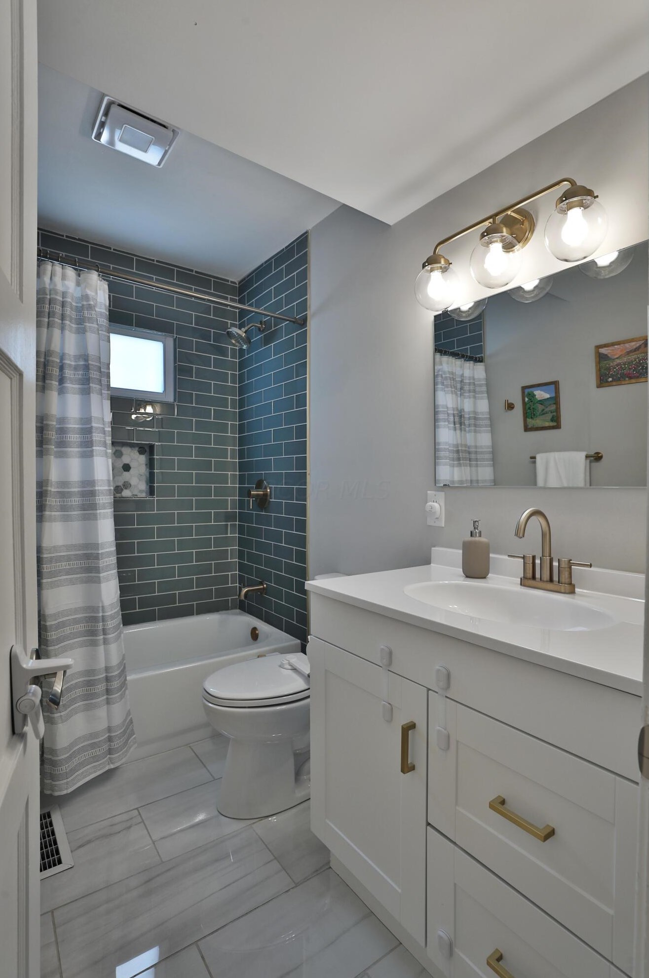 5690 Indianola Ave, Columbus OH 43085-3706 exterior