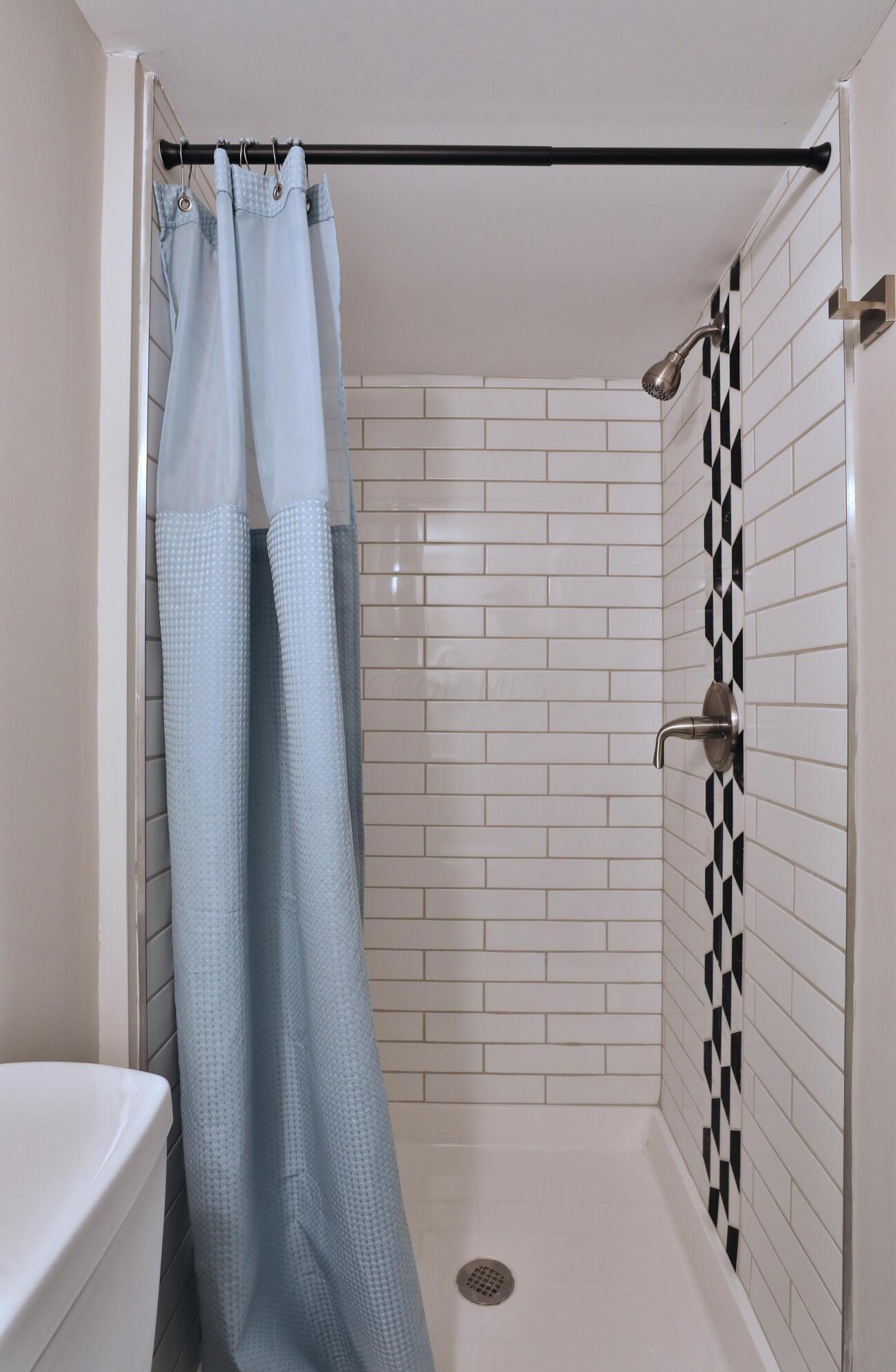 5690 Indianola Ave, Columbus OH 43085-3706 exterior