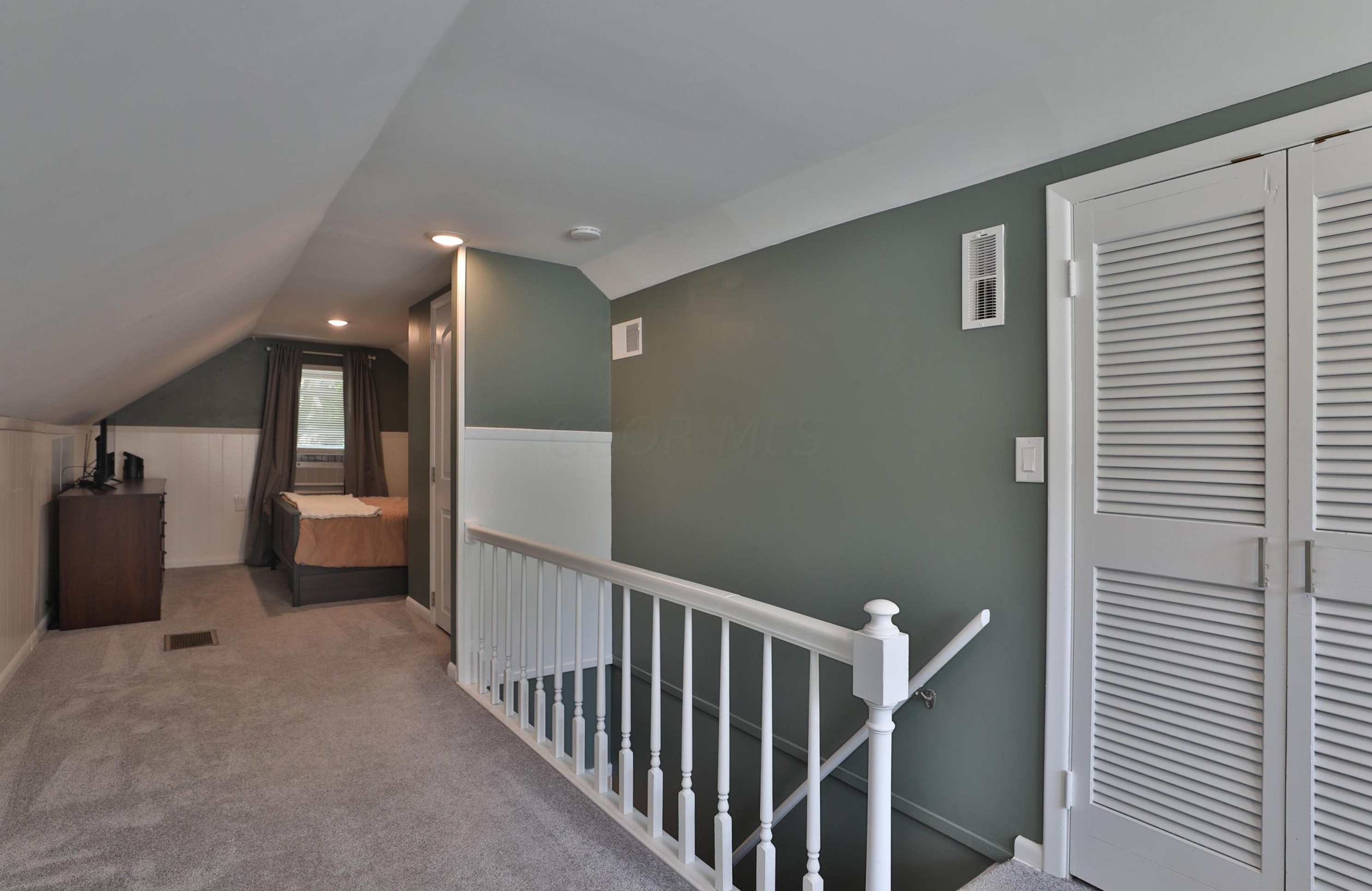 5690 Indianola Ave, Columbus OH 43085-3706 exterior