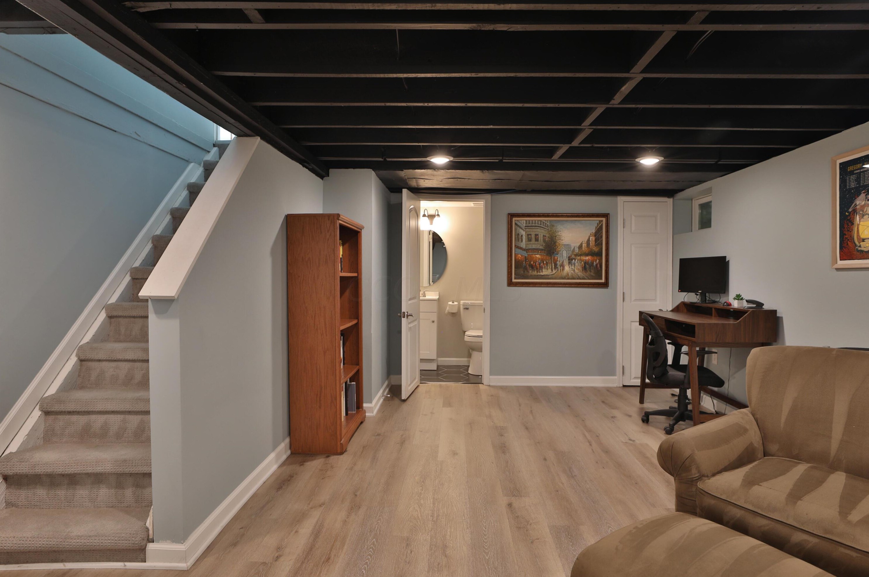 5690 Indianola Ave, Columbus OH 43085-3706 exterior