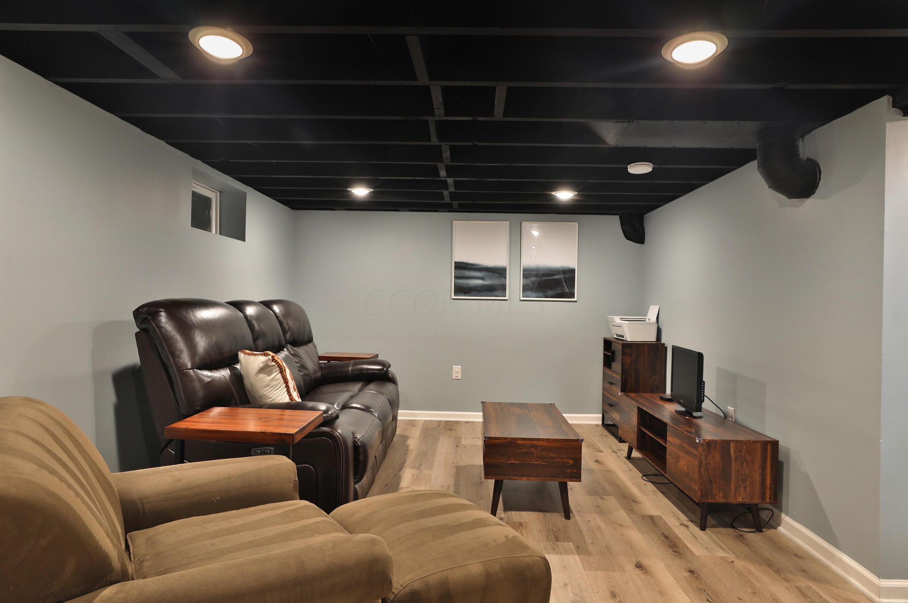 5690 Indianola Ave, Columbus OH 43085-3706 exterior