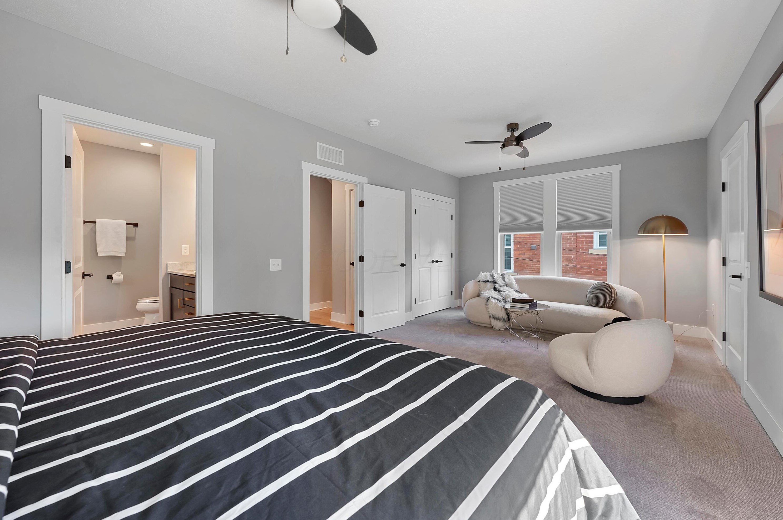 1085 Smt St, Columbus OH 43201-4518 exterior