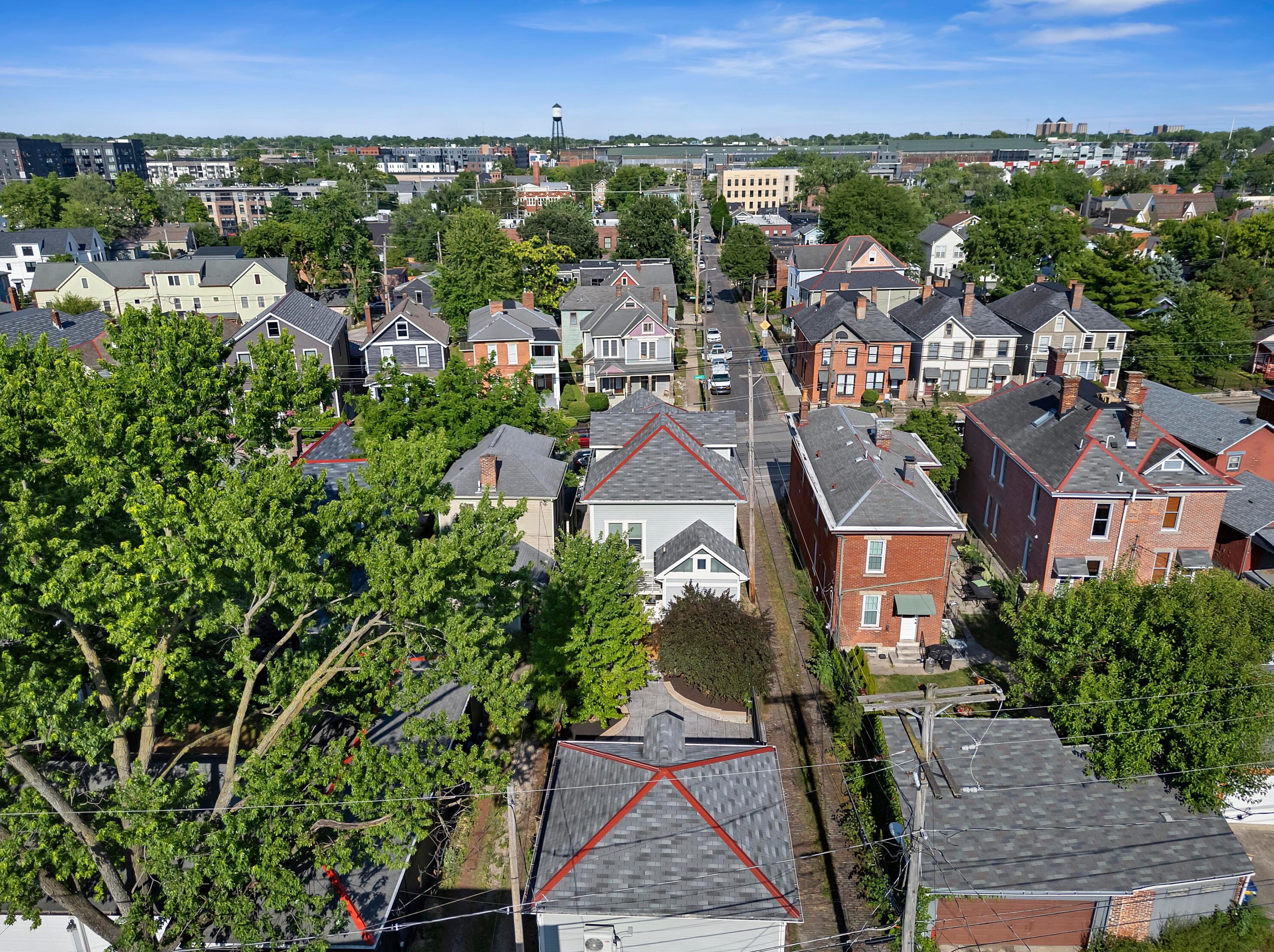 1085 Smt St, Columbus OH 43201-4518 exterior