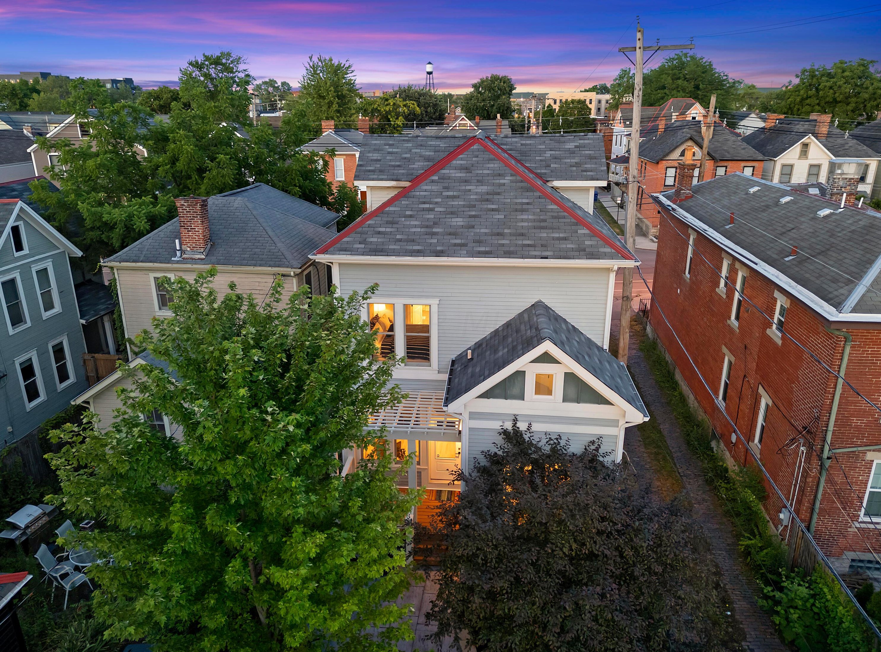 1085 Smt St, Columbus OH 43201-4518 exterior