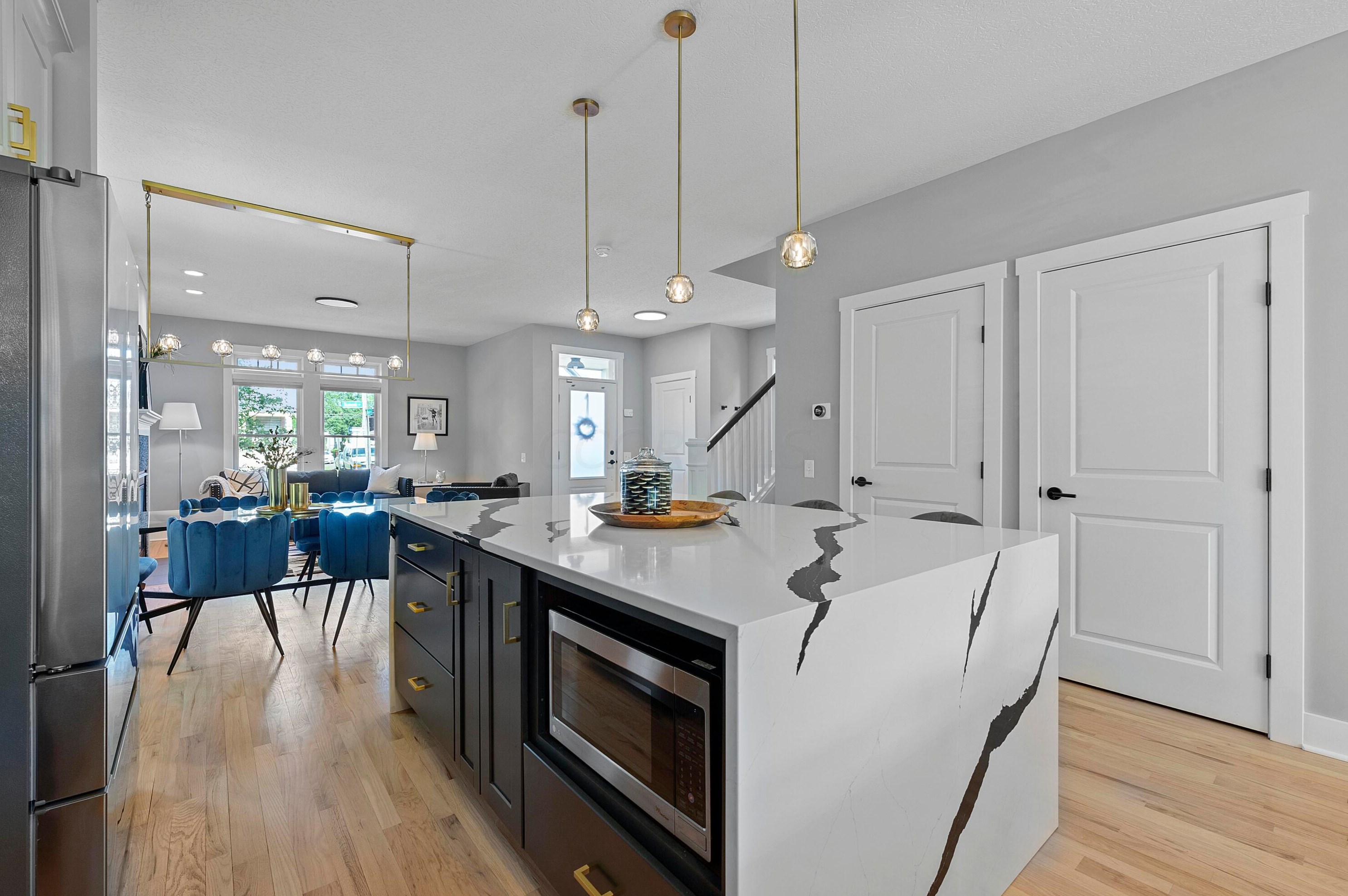 1085 Smt St, Columbus OH 43201-4518 exterior