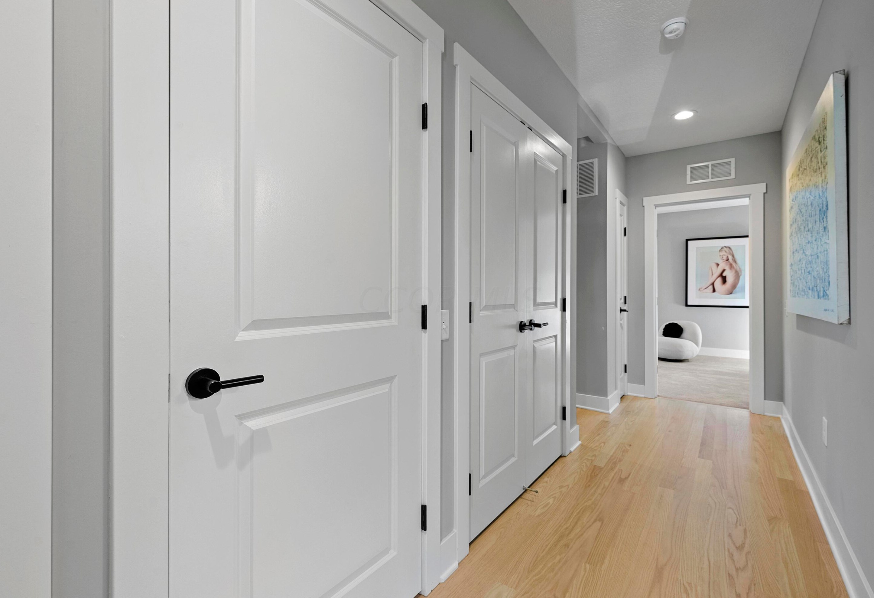 1085 Smt St, Columbus OH 43201-4518 exterior