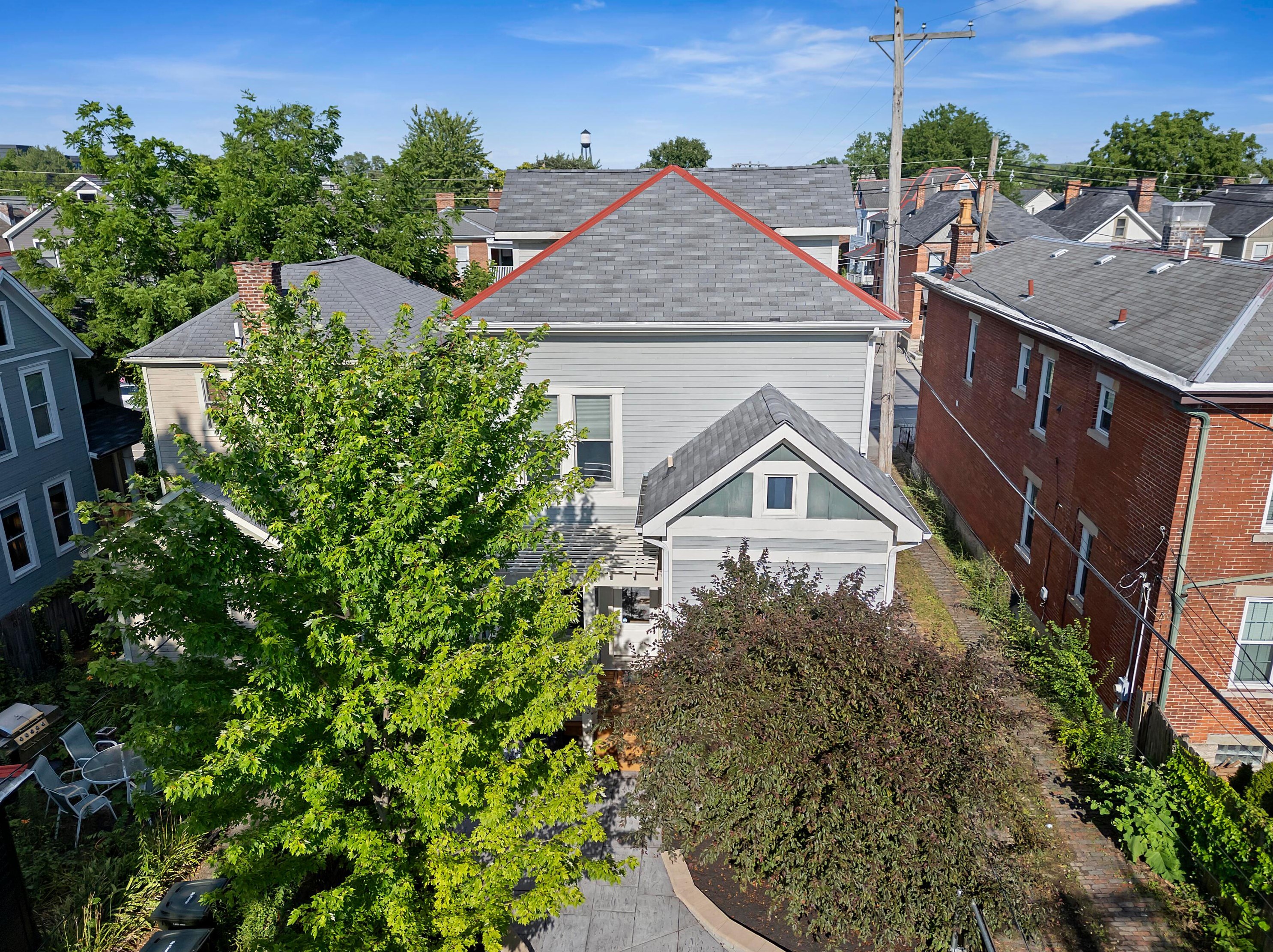 1085 Smt St, Columbus OH 43201-4518 exterior