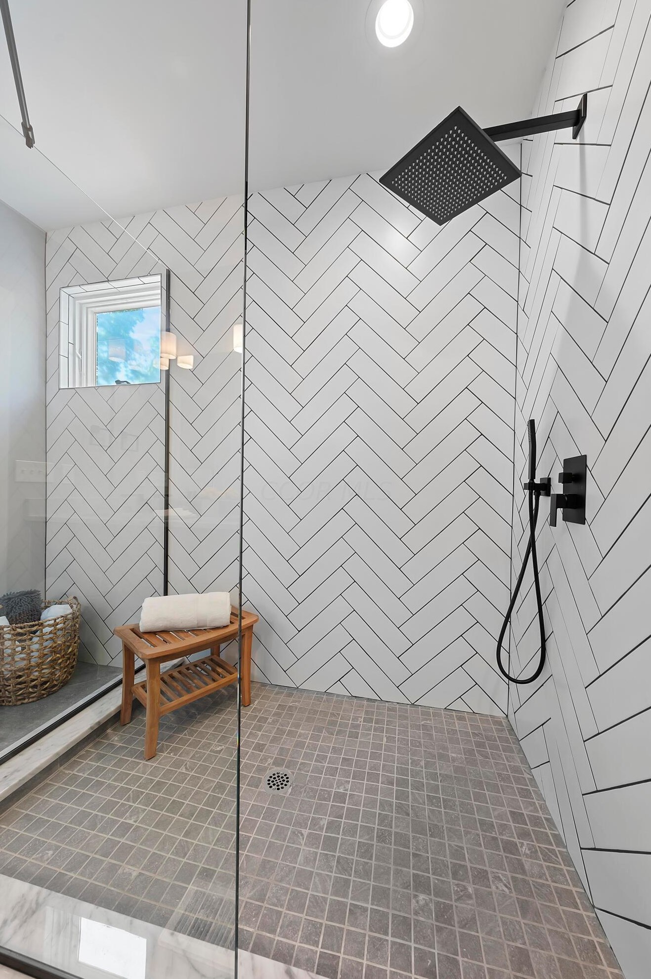 1085 Smt St, Columbus OH 43201-4518 exterior