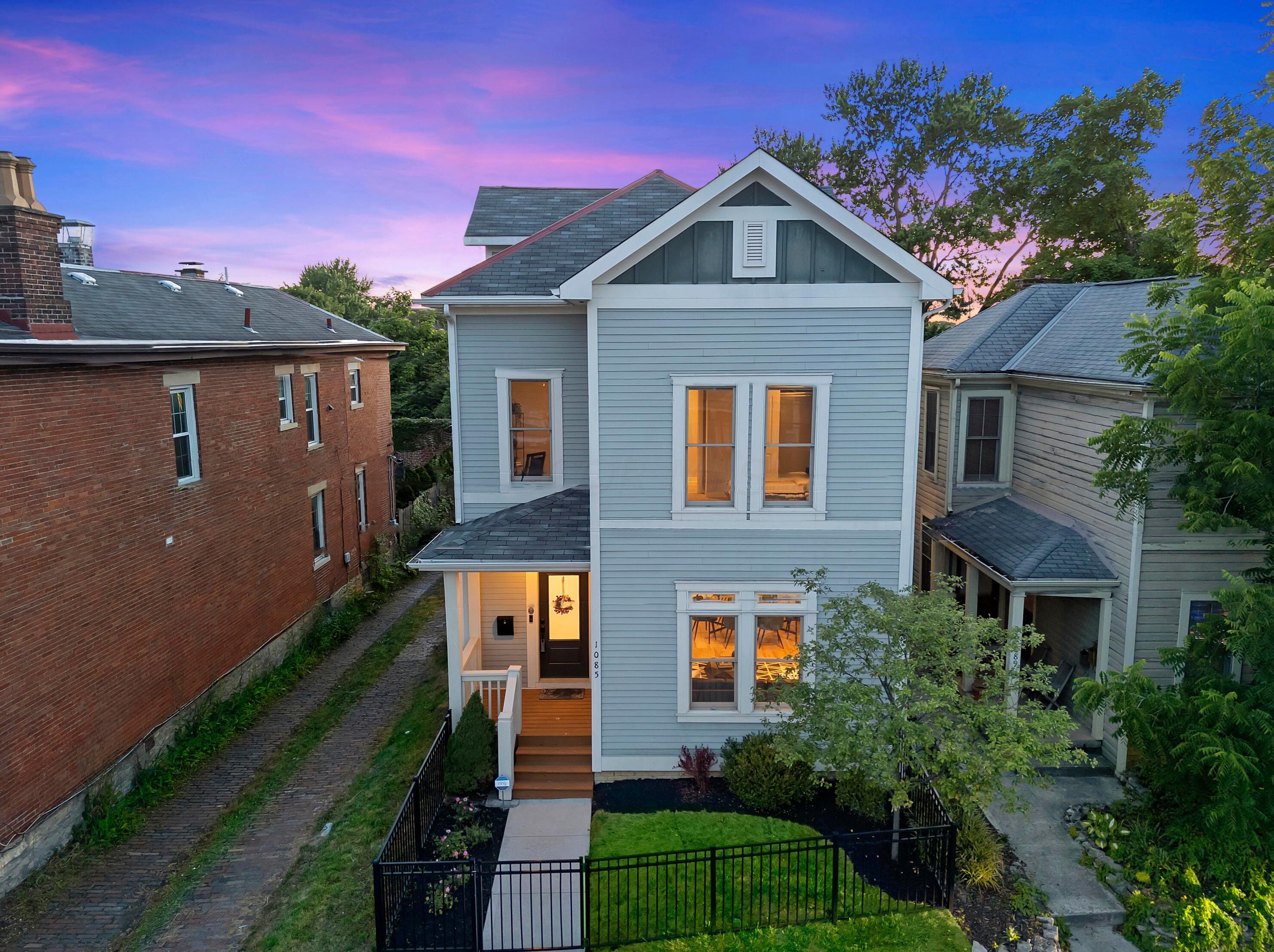 1085 Smt St, Columbus OH 43201-4518 exterior