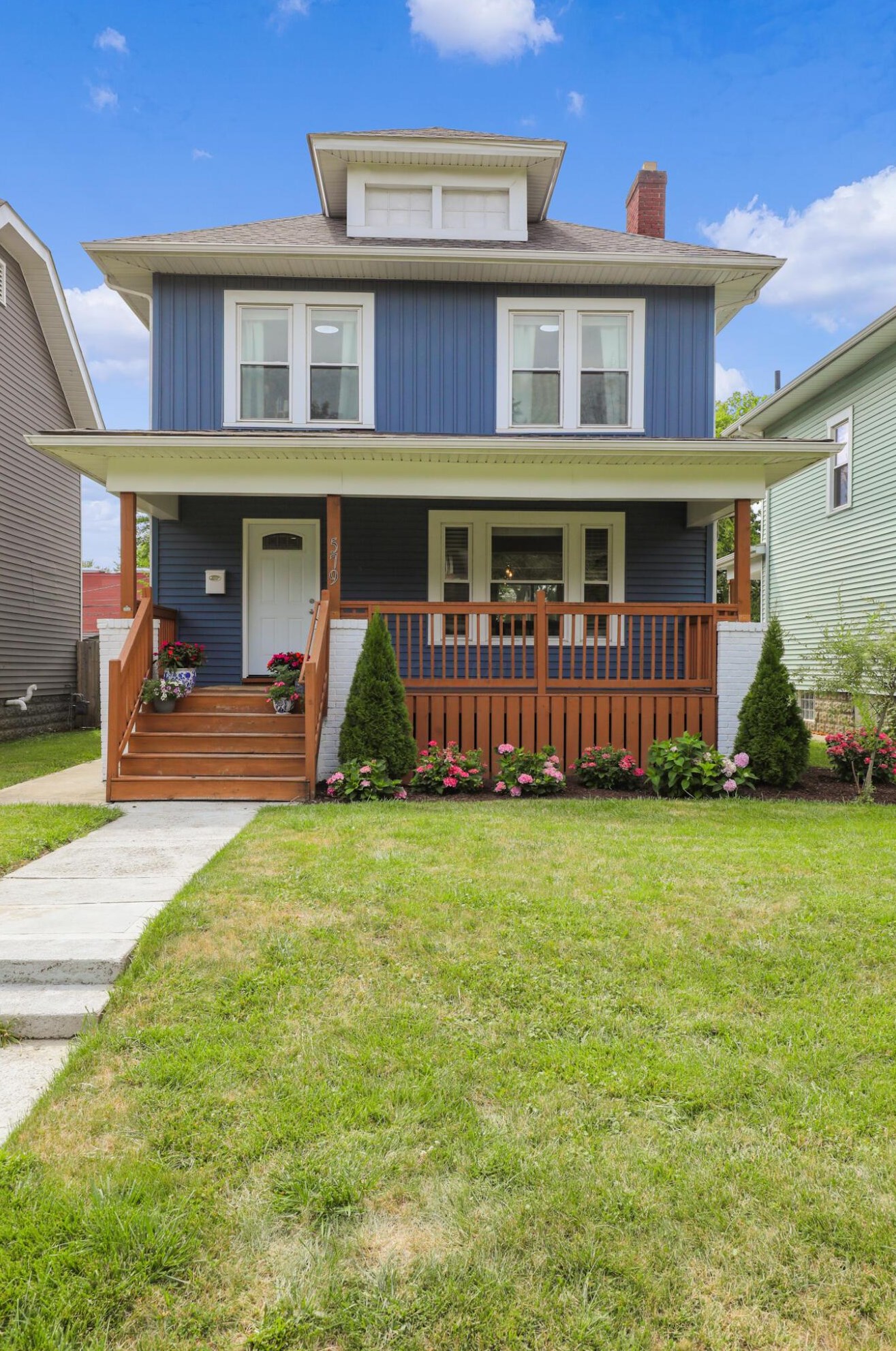 579 Fairwood Ave, Columbus OH 43205-2511 exterior