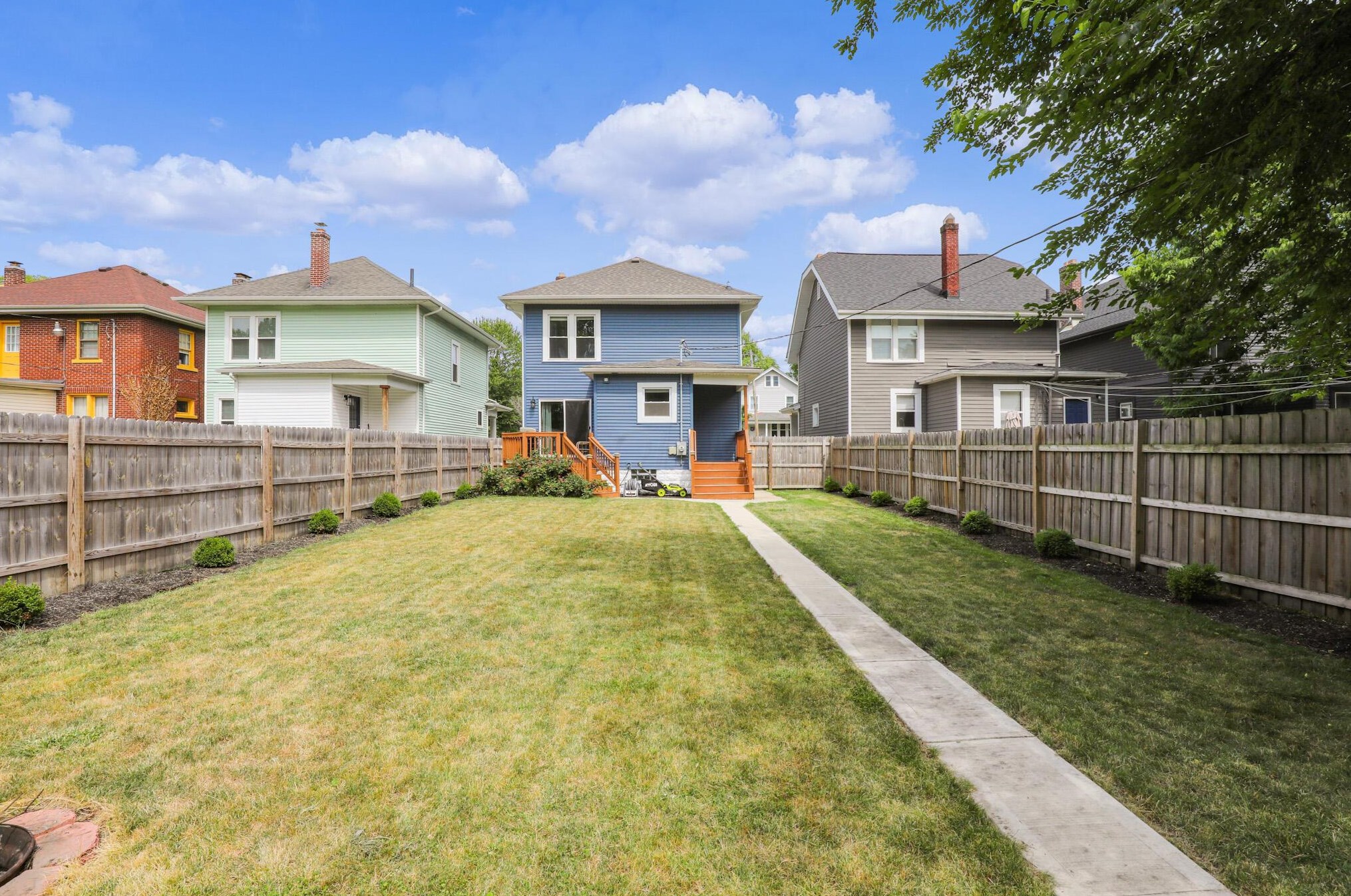 579 Fairwood Ave, Columbus OH 43205-2511 exterior