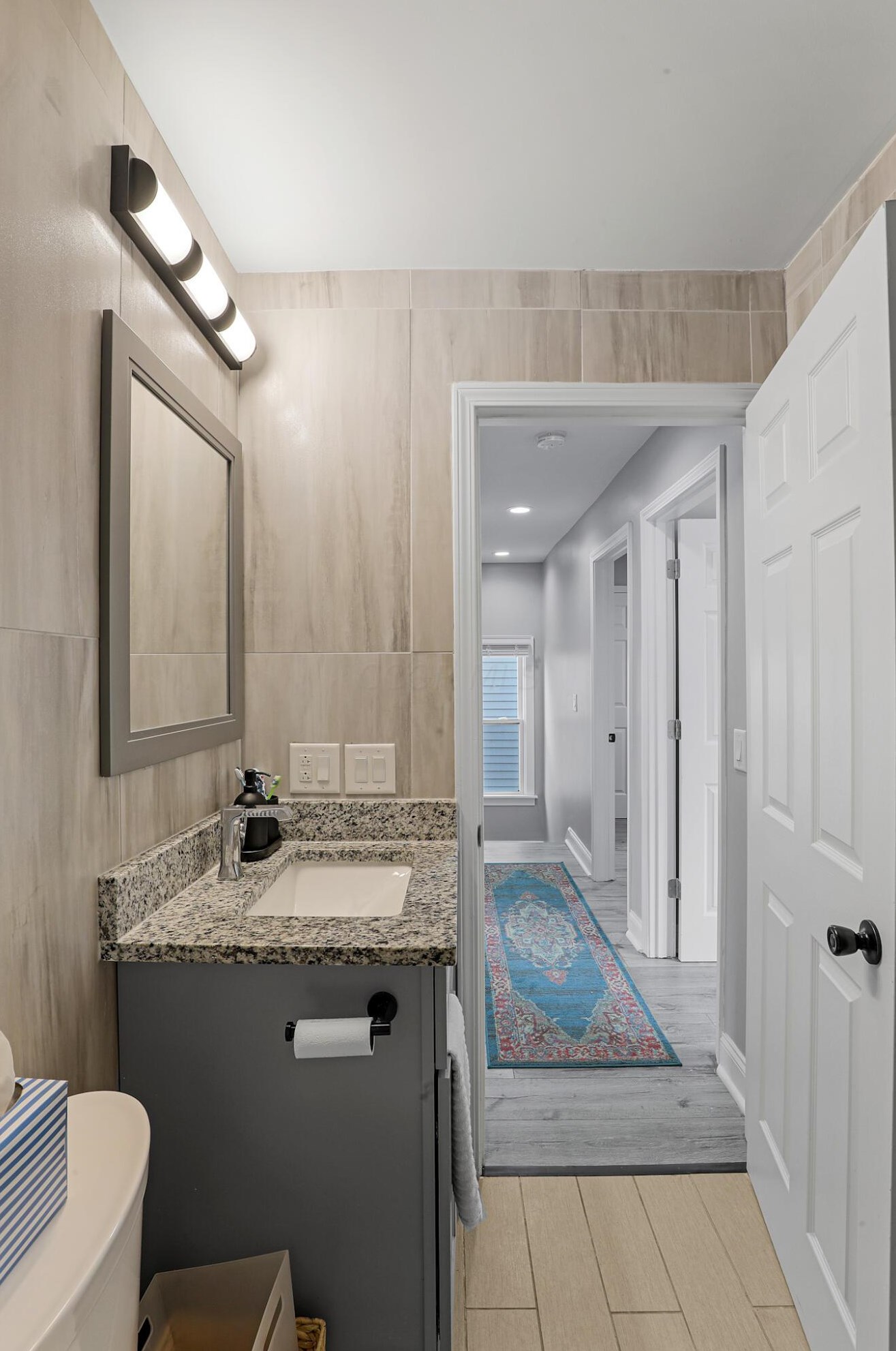 579 Fairwood Ave, Columbus OH 43205-2511 exterior