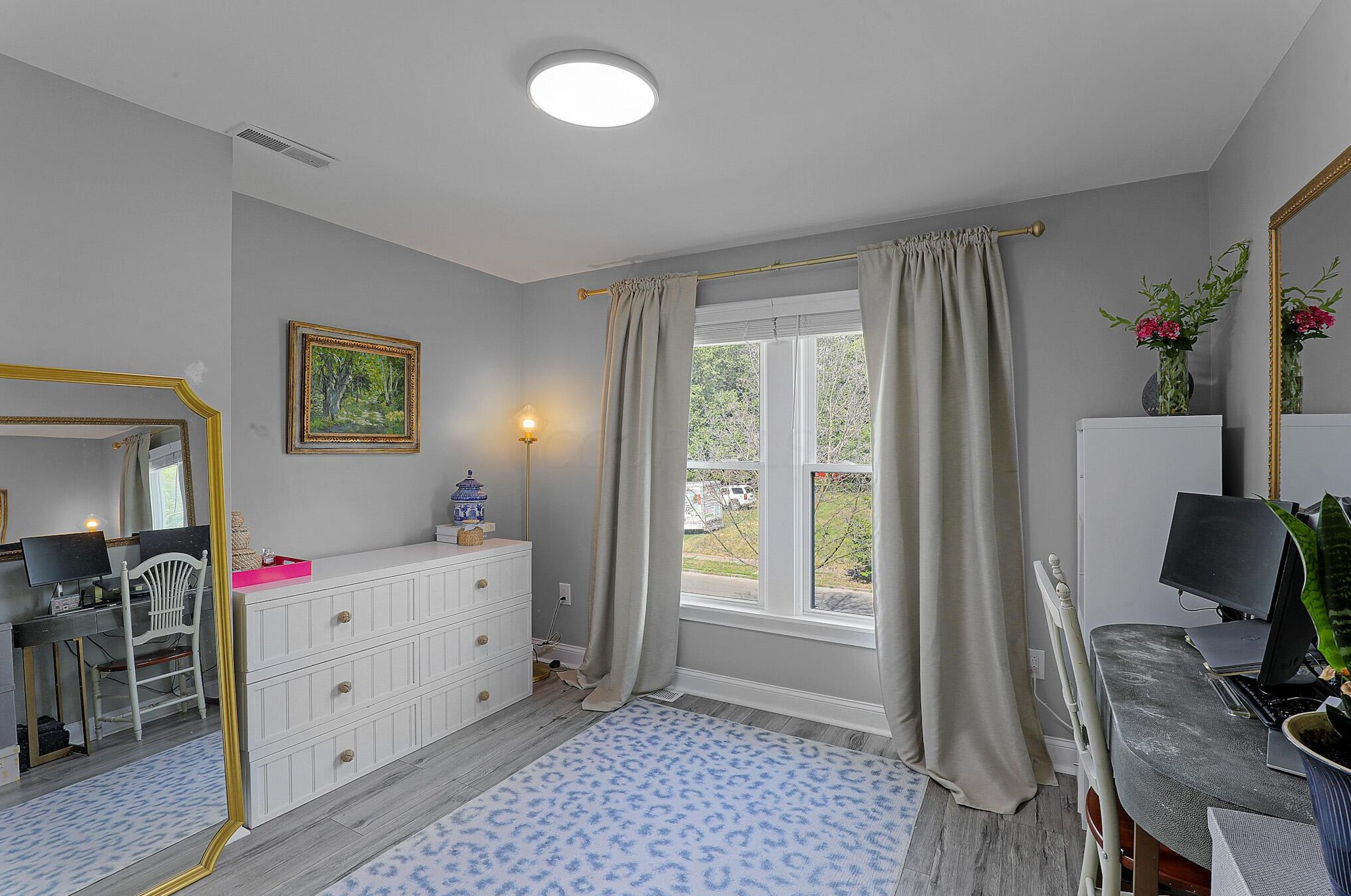 579 Fairwood Ave, Columbus OH 43205-2511 exterior