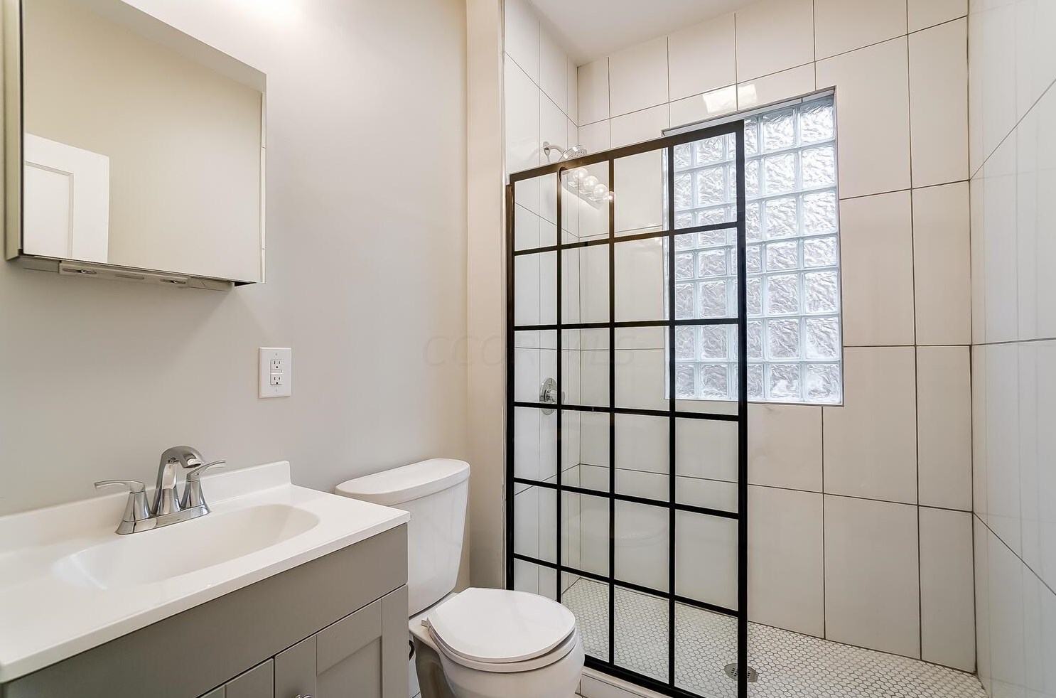 1685 Franklin Ave, Columbus OH 43085-3187 exterior