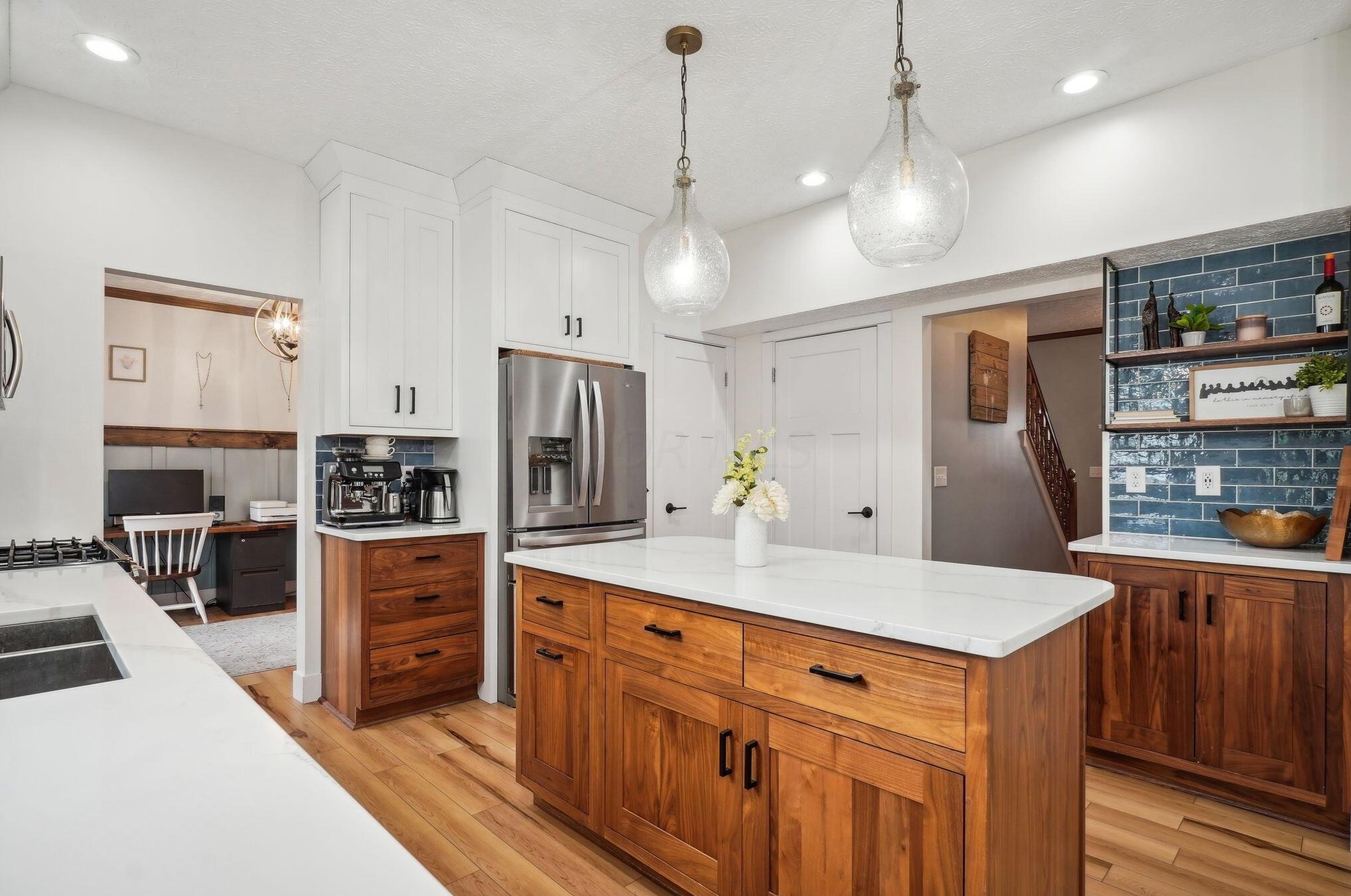 1119 Summer Hill Cir, Columbus OH  43230-6246 exterior